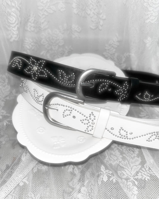 ๐๐ข๐ง๐ญ๐๐ ๐ ๐๐ข๐ฅ๐ฏ๐๐ซ ๐
๐ฅ๐จ๐ซ๐๐ฅ ๐๐๐ฅ๐ญ