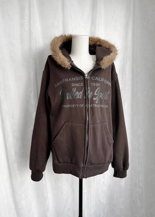 𝐕𝐢𝐧𝐭𝐚𝐠𝐞 𝐅𝐥𝐮𝐟𝐟𝐲 𝐙𝐢𝐩-𝐮𝐩 𝐇𝐨𝐨𝐝𝐢𝐞𝐬