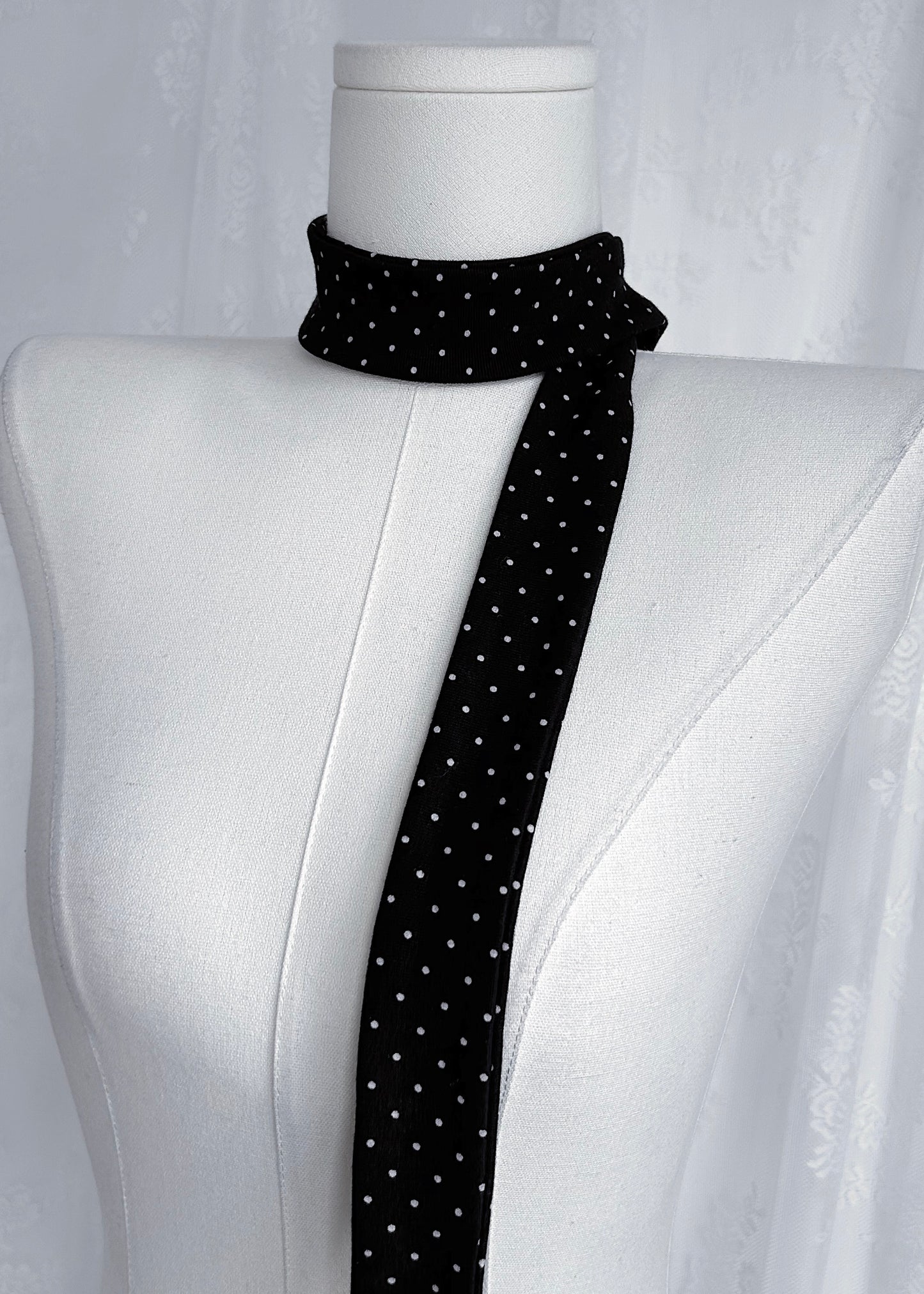 𝐏𝐨𝐥𝐤𝐚 𝐃𝐨𝐭 𝐒𝐜𝐚𝐫𝐟 - 𝐁𝐥𝐚𝐜𝐤