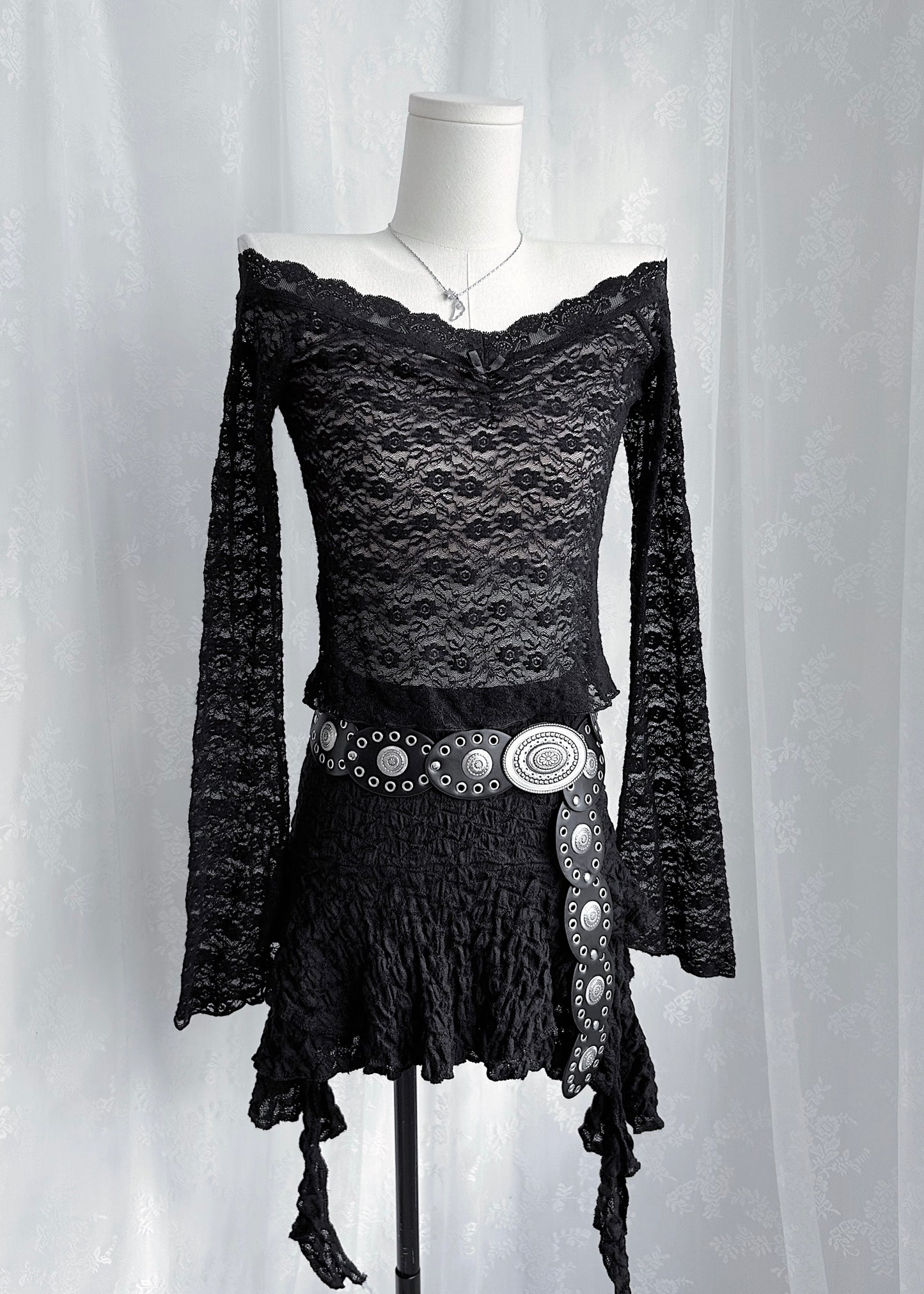 𝐕𝐞𝐥𝐢𝐞𝐭𝐭𝐚 𝐅𝐥𝐚𝐫𝐞 𝐒𝐥𝐞𝐞𝐯𝐞 𝐋𝐚𝐜𝐞 𝐓𝐨𝐩 - 𝐁𝐥𝐚𝐜𝐤