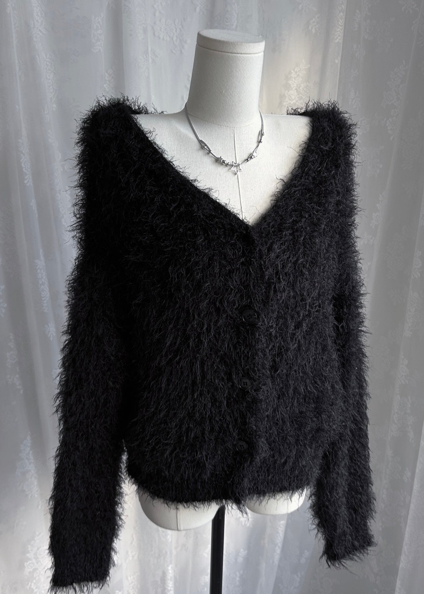 𝐌𝐨 𝐌𝐨 𝐕 𝐍𝐞𝐜𝐤 𝐂𝐚𝐫𝐝𝐢𝐠𝐚𝐧 - 𝐁𝐥𝐚𝐜𝐤