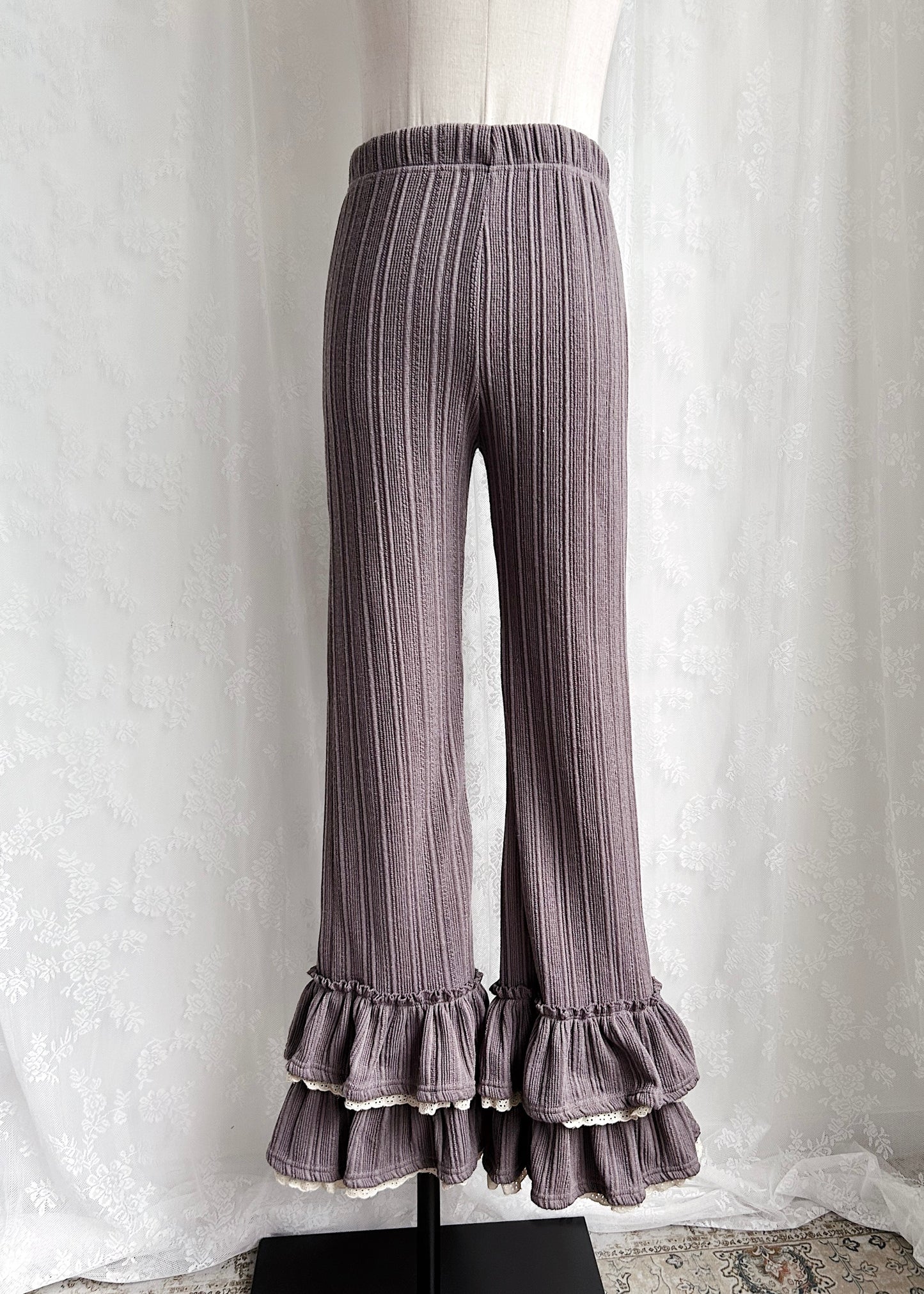 𝐑𝐢𝐬𝐚 𝐋𝐚𝐜𝐞 𝐑𝐮𝐟𝐟𝐥𝐞 𝐏𝐚𝐧𝐭𝐬 - 𝐋𝐚𝐯𝐞𝐧𝐝𝐞𝐫