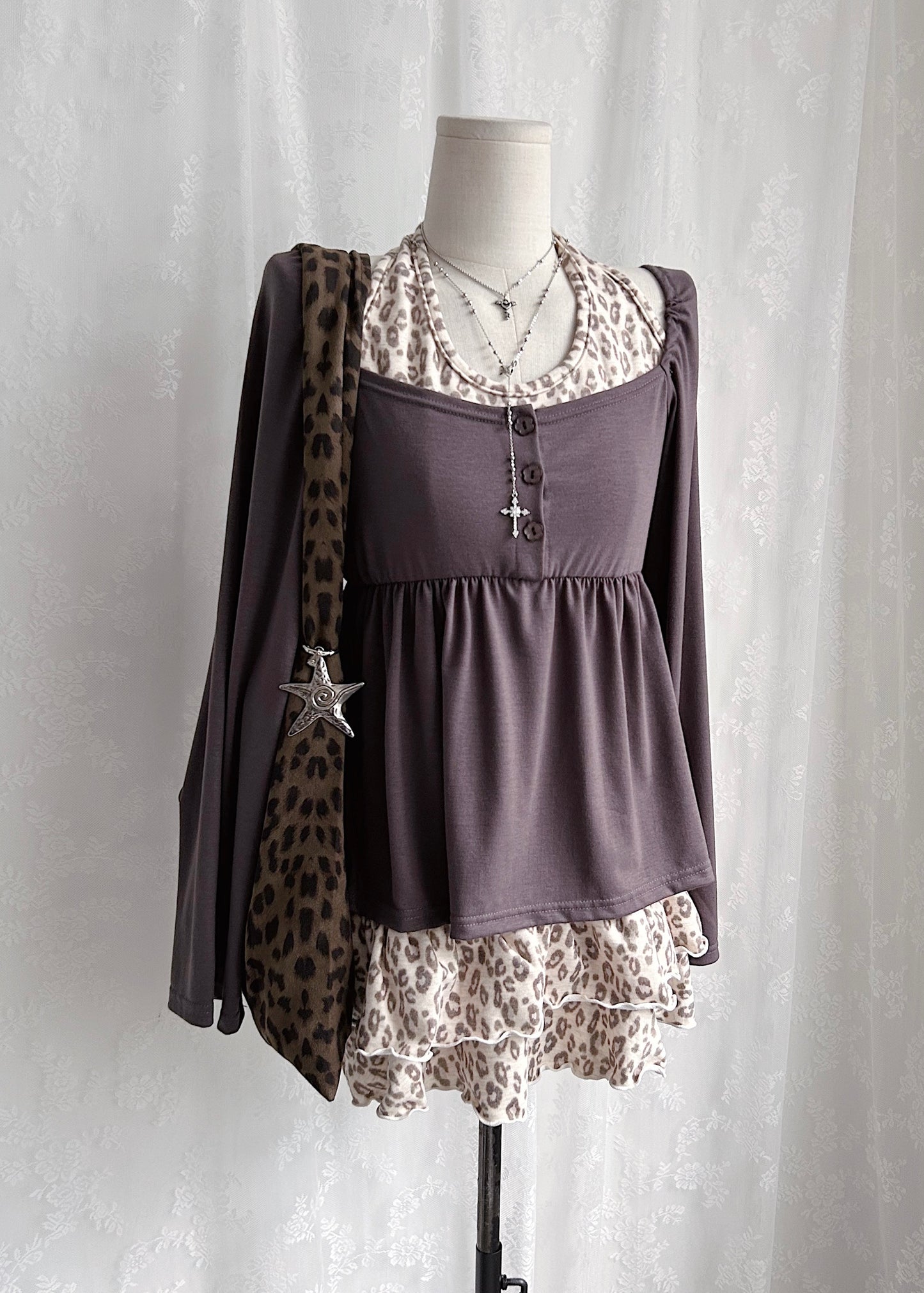 𝐋𝐞𝐨𝐩𝐚𝐫𝐝 𝐑𝐮𝐟𝐟𝐥𝐞 𝐇𝐚𝐥𝐭𝐞𝐫 𝐓𝐨𝐩 - 𝐎𝐚𝐭𝐦𝐞𝐚𝐥