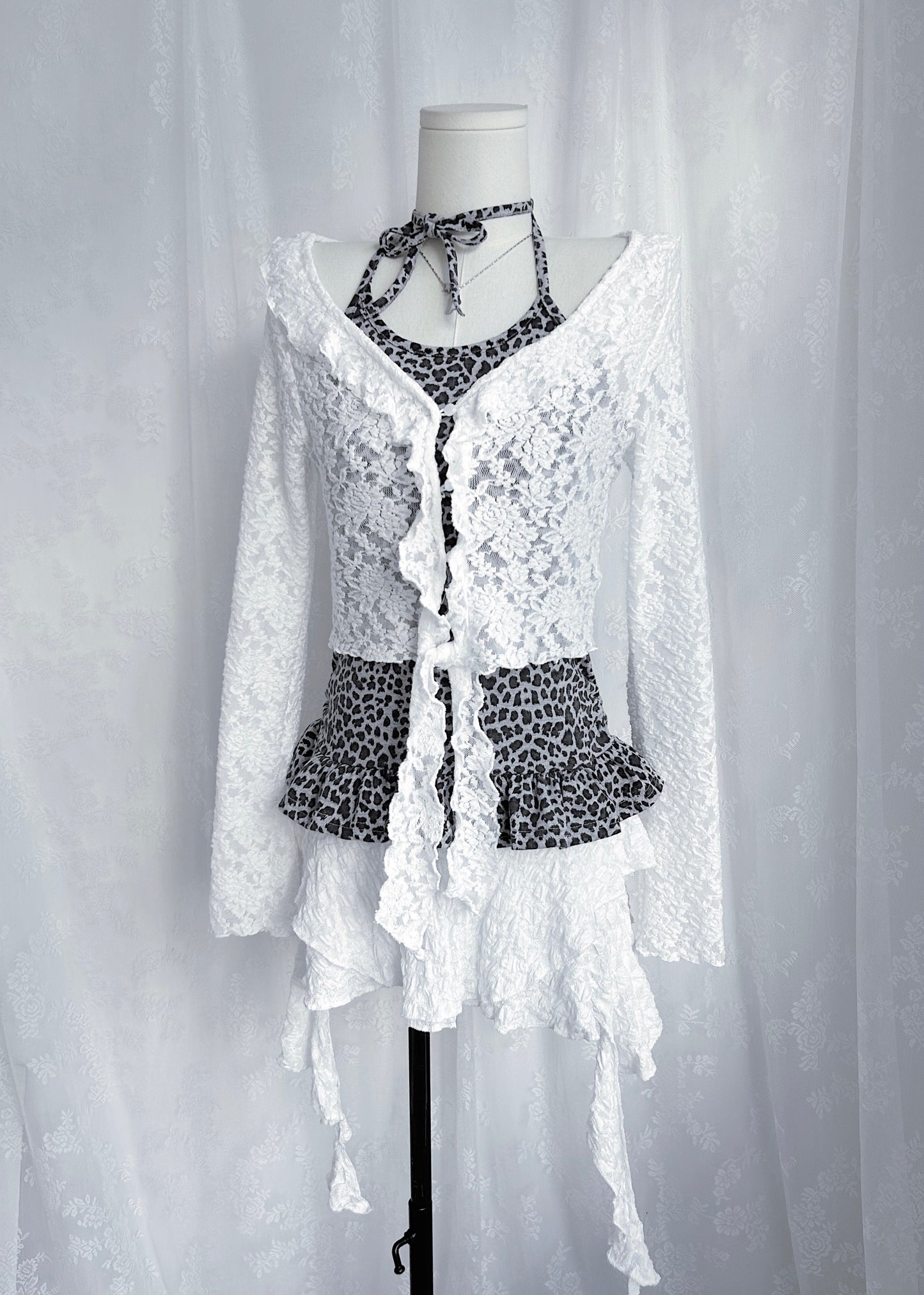 𝐒𝐭𝐞𝐥𝐥𝐚 𝐀𝐬𝐲𝐦𝐦𝐞𝐭𝐫𝐢𝐜𝐚𝐥 𝐌𝐢𝐧𝐢 𝐒𝐤𝐫𝐢𝐭 - 𝐖𝐡𝐢𝐭𝐞