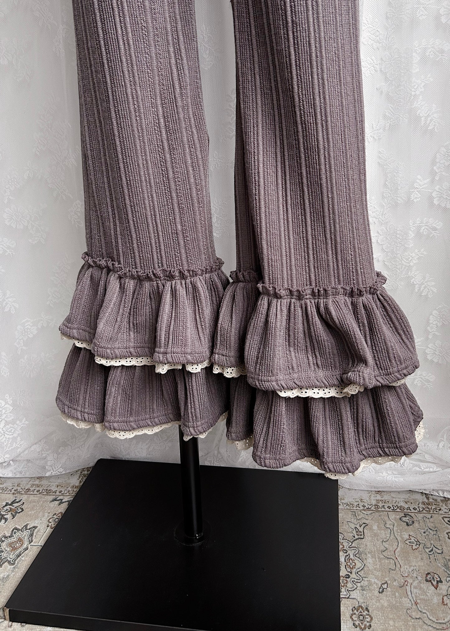 𝐑𝐢𝐬𝐚 𝐋𝐚𝐜𝐞 𝐑𝐮𝐟𝐟𝐥𝐞 𝐏𝐚𝐧𝐭𝐬 - 𝐋𝐚𝐯𝐞𝐧𝐝𝐞𝐫