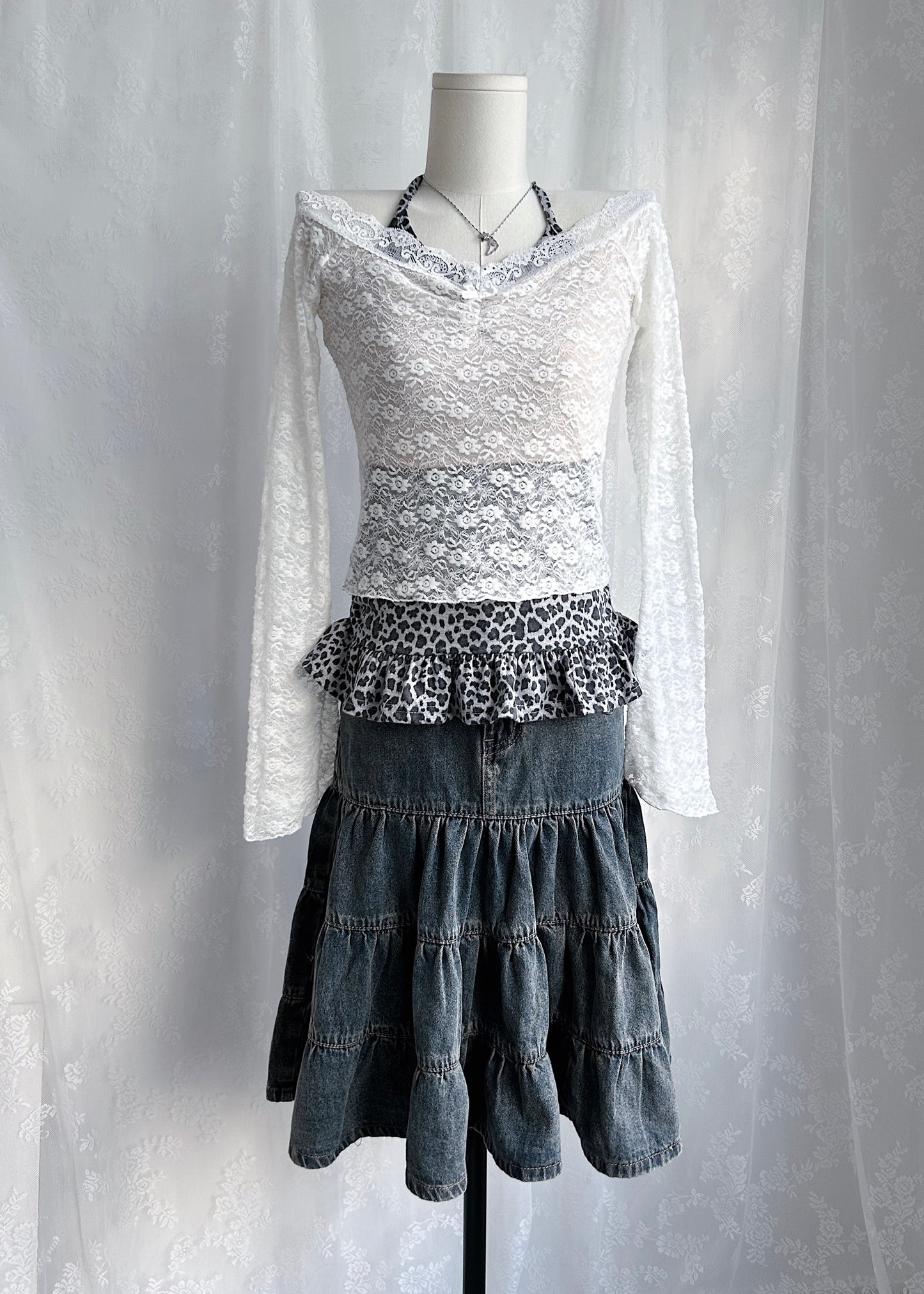 𝐕𝐞𝐥𝐢𝐞𝐭𝐭𝐚 𝐅𝐥𝐚𝐫𝐞 𝐒𝐥𝐞𝐞𝐯𝐞 𝐋𝐚𝐜𝐞 𝐓𝐨𝐩 - 𝐖𝐡𝐢𝐭𝐞