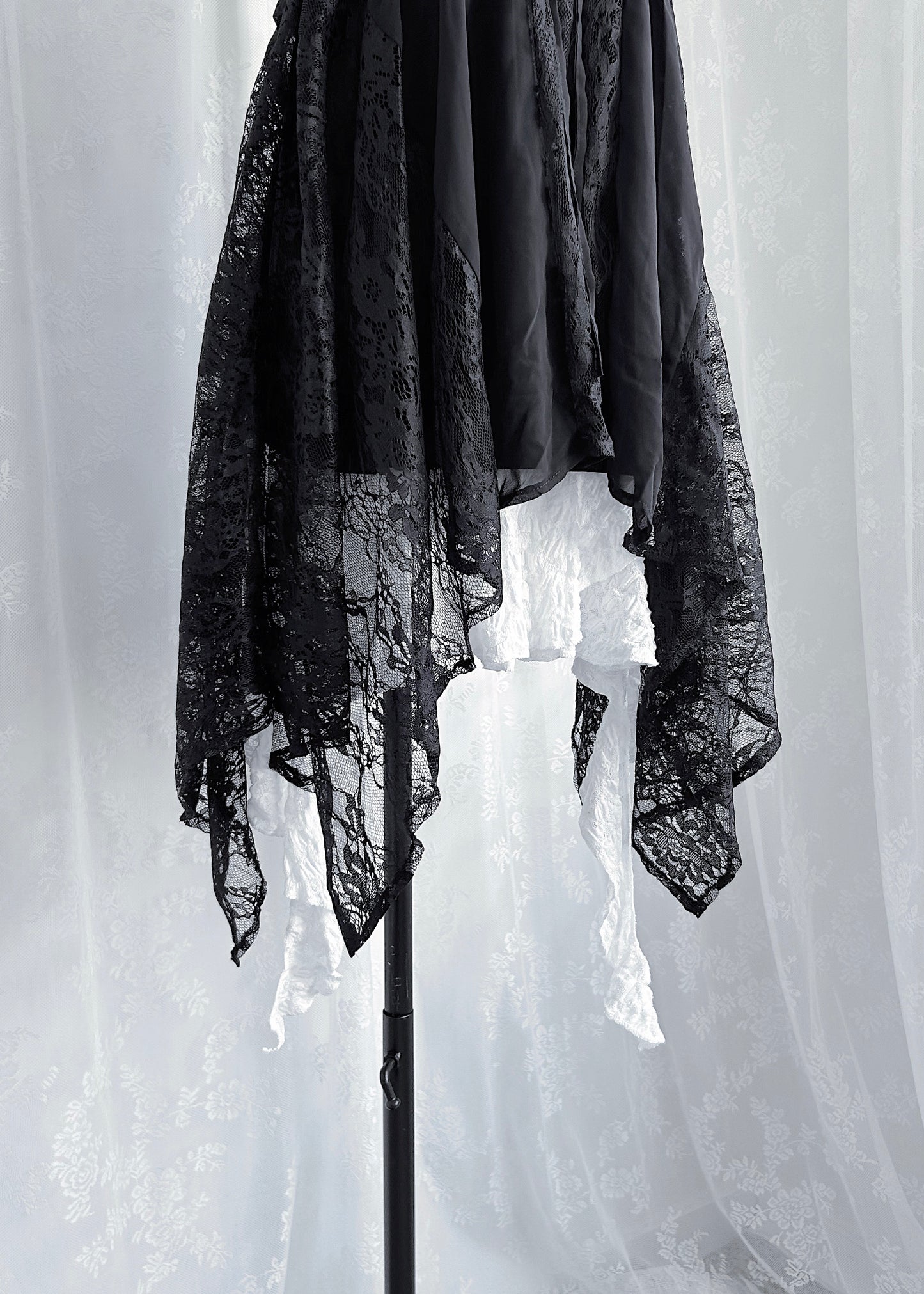 𝐒𝐭𝐞𝐥𝐥𝐚 𝐀𝐬𝐲𝐦𝐦𝐞𝐭𝐫𝐢𝐜𝐚𝐥 𝐌𝐢𝐧𝐢 𝐒𝐤𝐫𝐢𝐭 - 𝐖𝐡𝐢𝐭𝐞