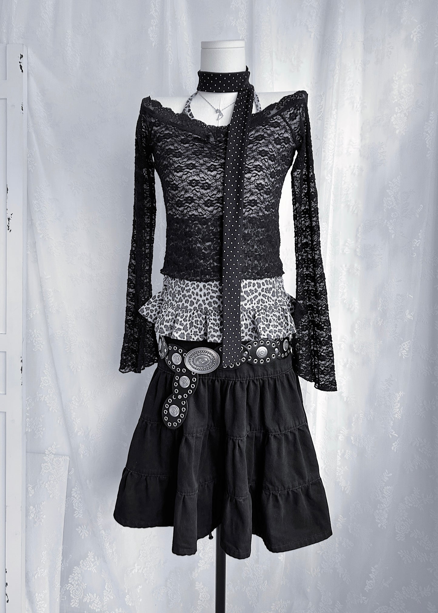 𝐕𝐞𝐥𝐢𝐞𝐭𝐭𝐚 𝐅𝐥𝐚𝐫𝐞 𝐒𝐥𝐞𝐞𝐯𝐞 𝐋𝐚𝐜𝐞 𝐓𝐨𝐩 - 𝐁𝐥𝐚𝐜𝐤