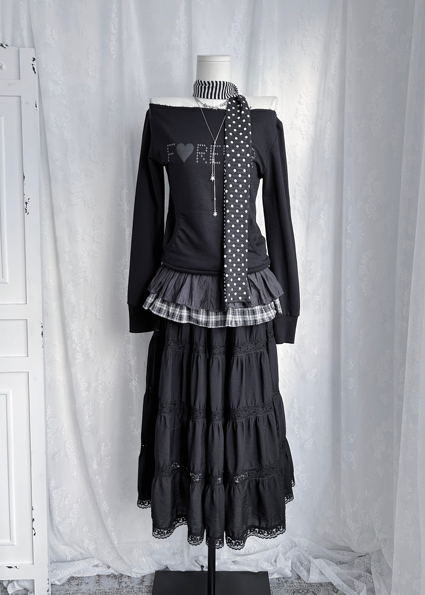 𝐏𝐨𝐥𝐤𝐚 𝐃𝐨𝐭 𝐒𝐭𝐫𝐢𝐩𝐞 𝐒𝐜𝐚𝐫𝐟