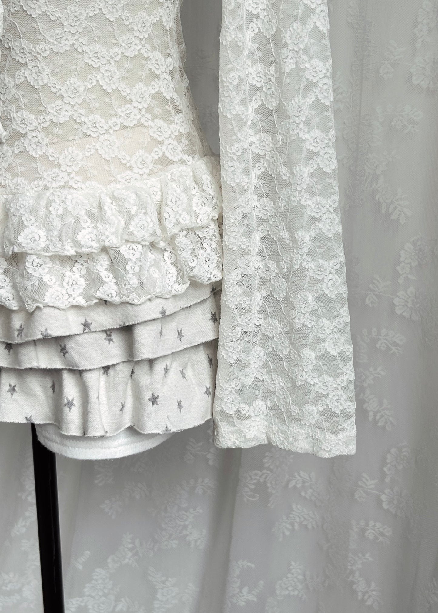 𝐋𝐞𝐭𝐢𝐭𝐢𝐚 𝐋𝐚𝐜𝐞 𝐑𝐮𝐟𝐟𝐥𝐞 𝐓𝐨𝐩 𝐖𝐢𝐭𝐡 𝐒𝐜𝐚𝐫𝐟 - 𝐂𝐫𝐞𝐚𝐦