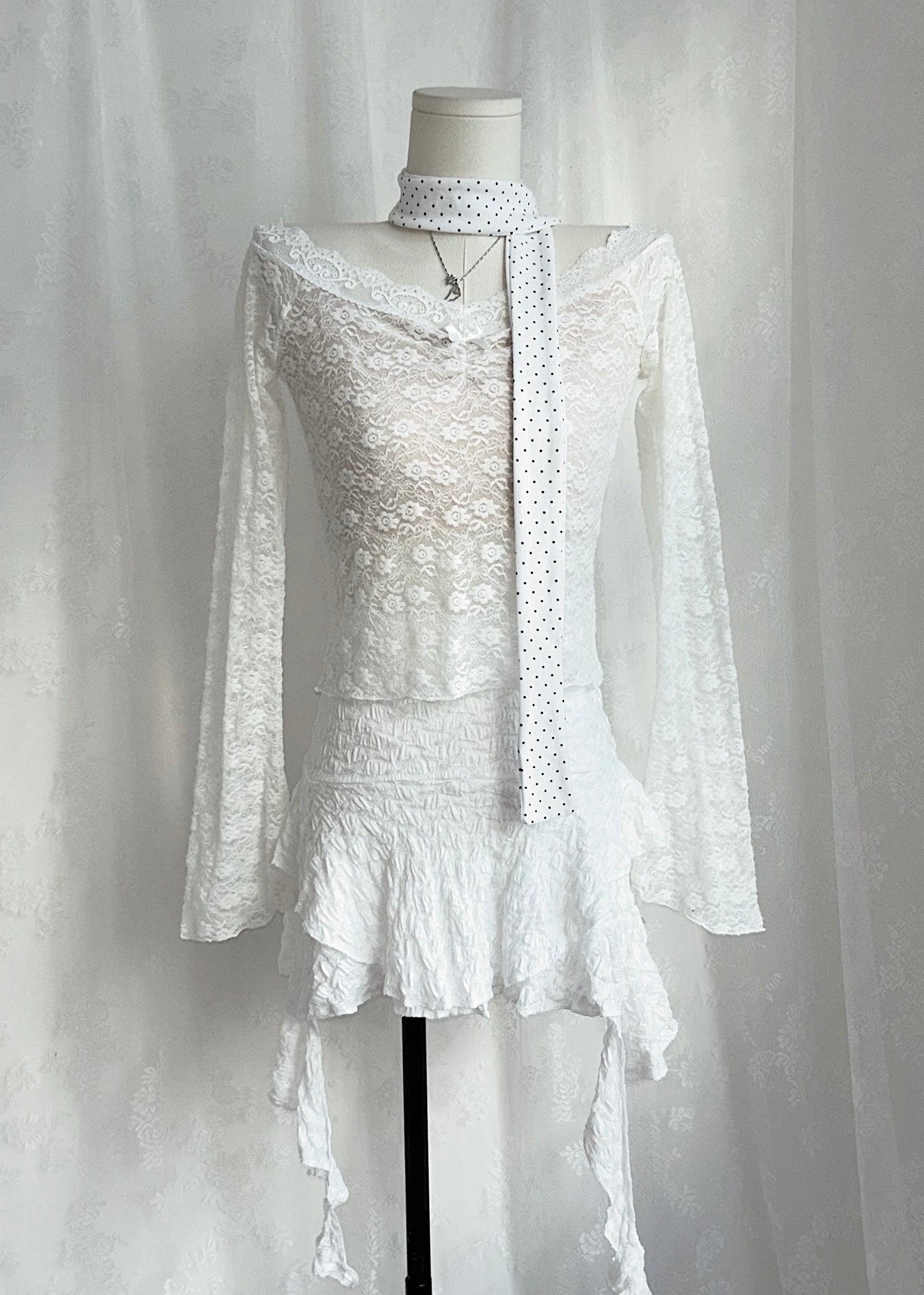 𝐕𝐞𝐥𝐢𝐞𝐭𝐭𝐚 𝐅𝐥𝐚𝐫𝐞 𝐒𝐥𝐞𝐞𝐯𝐞 𝐋𝐚𝐜𝐞 𝐓𝐨𝐩 - 𝐖𝐡𝐢𝐭𝐞