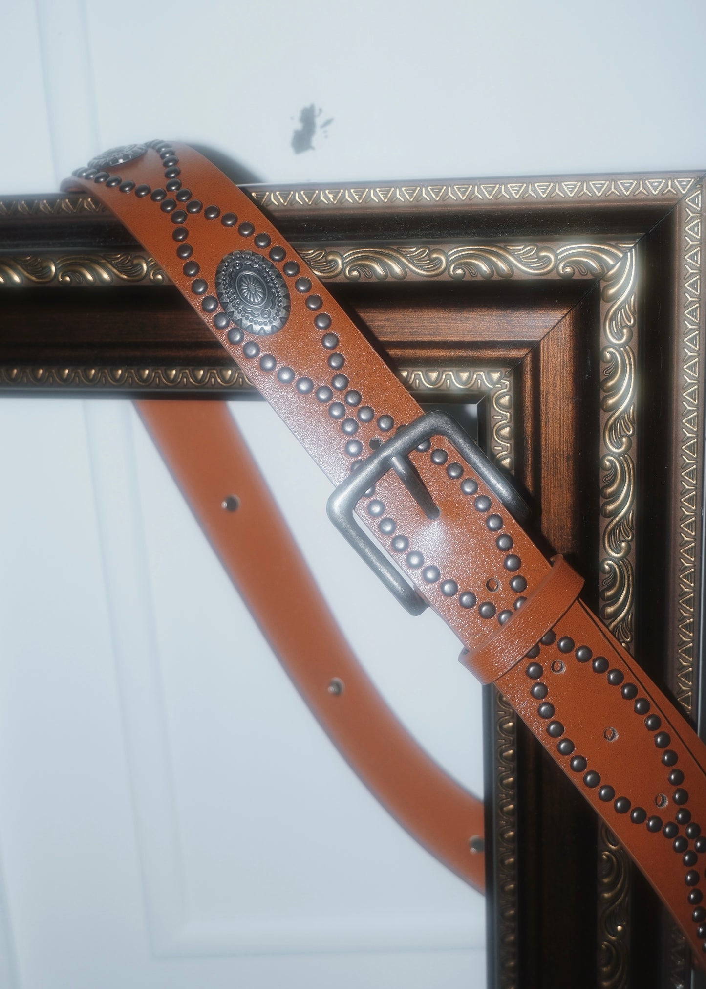 𝐁𝐨𝐡𝐞𝐦𝐢𝐚𝐧 𝐕𝐢𝐧𝐭𝐚𝐠𝐞 𝐁𝐞𝐥𝐭 - 𝐁𝐫𝐨𝐰𝐧