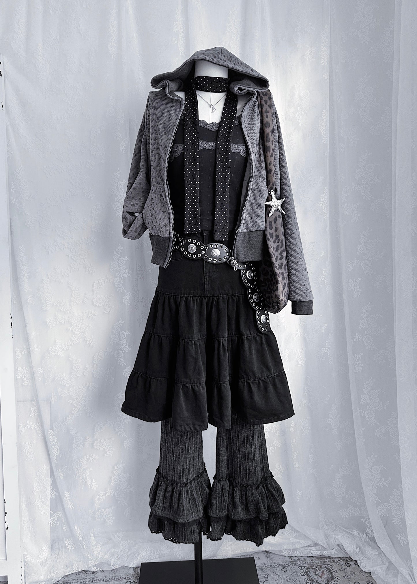 𝐑𝐢𝐬𝐚 𝐋𝐚𝐜𝐞 𝐑𝐮𝐟𝐟𝐥𝐞 𝐏𝐚𝐧𝐭𝐬 - 𝐃𝐚𝐫𝐤 𝐆𝐫𝐞𝐲