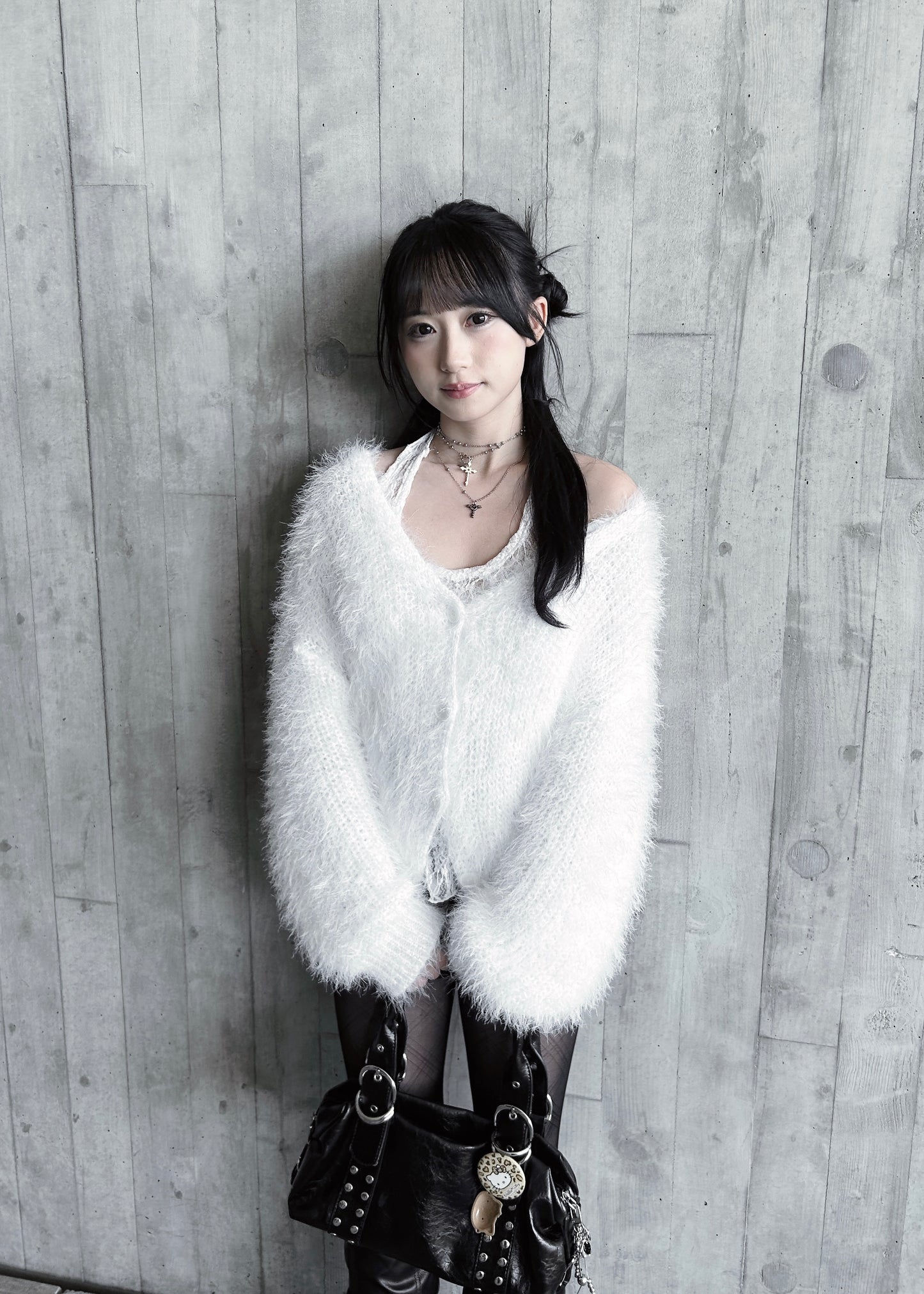 𝐌𝐨 𝐌𝐨 𝐕 𝐍𝐞𝐜𝐤 𝐂𝐚𝐫𝐝𝐢𝐠𝐚𝐧 - 𝐖𝐡𝐢𝐭𝐞