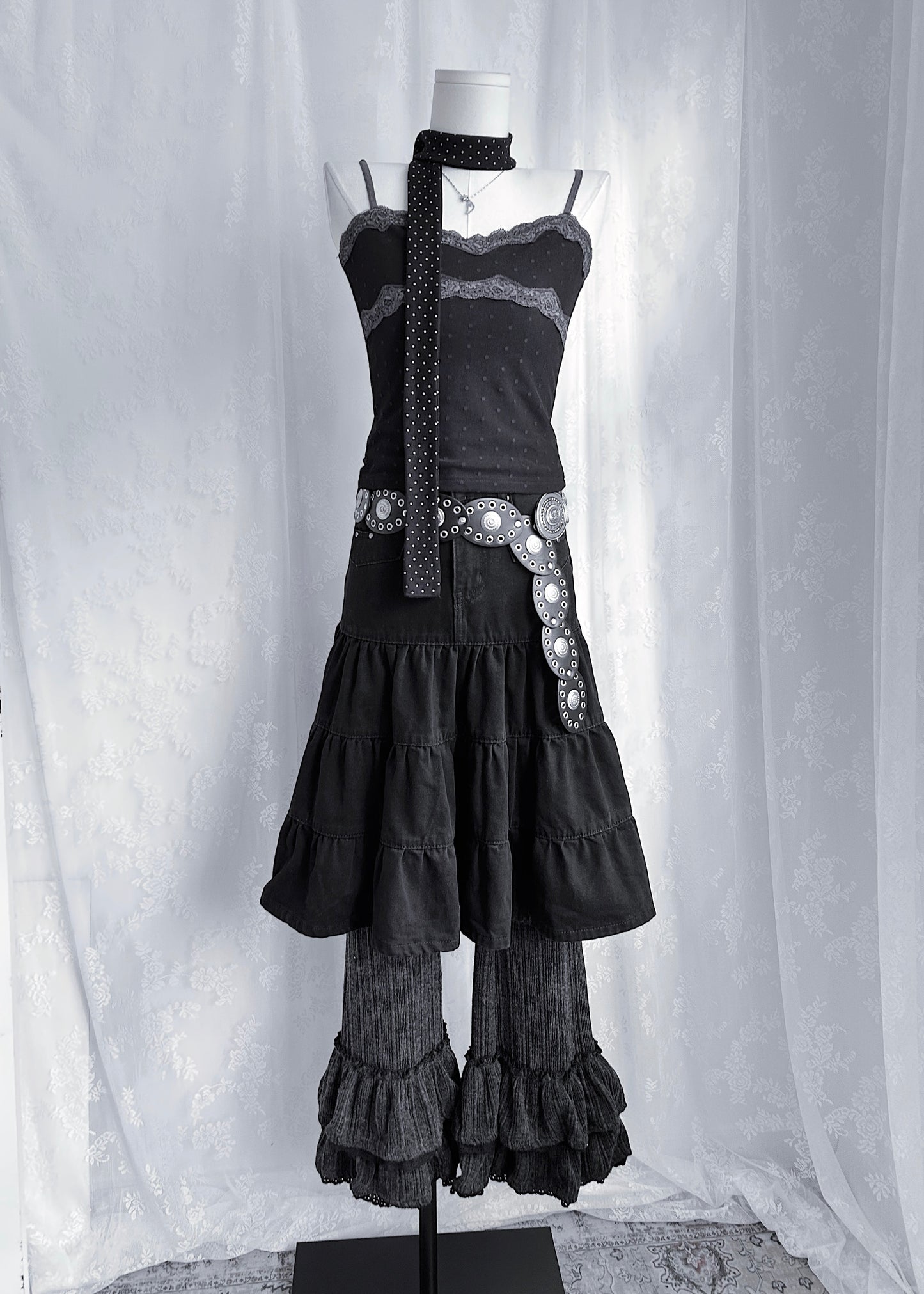 𝐑𝐢𝐬𝐚 𝐋𝐚𝐜𝐞 𝐑𝐮𝐟𝐟𝐥𝐞 𝐏𝐚𝐧𝐭𝐬 - 𝐃𝐚𝐫𝐤 𝐆𝐫𝐞𝐲