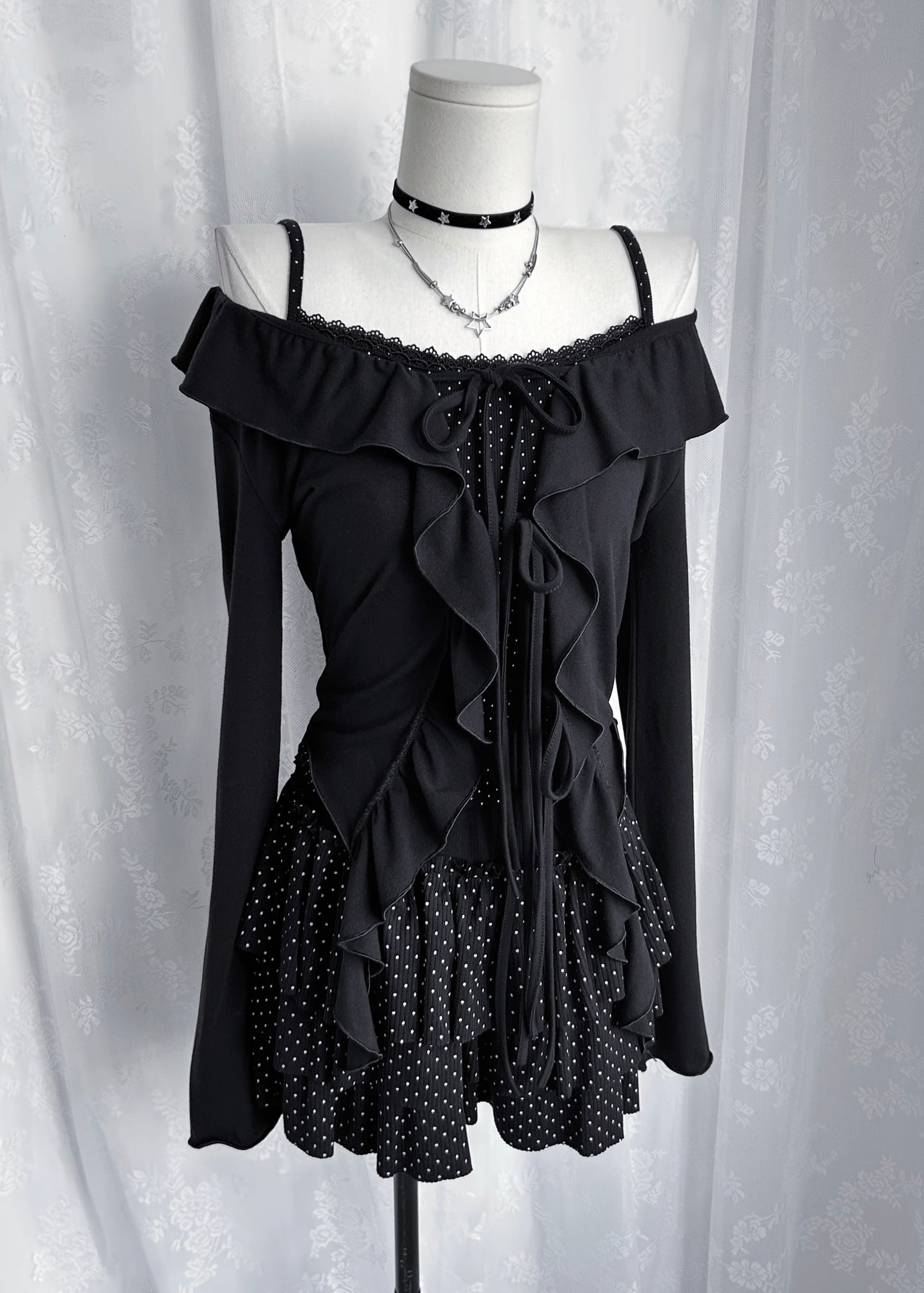 𝐅𝐢𝐨𝐫𝐞𝐭𝐭𝐚 𝐑𝐮𝐟𝐟𝐥𝐞 𝐓𝐰𝐨 𝐖𝐚𝐲 𝐓𝐨𝐩 - 𝐁𝐥𝐚𝐜𝐤