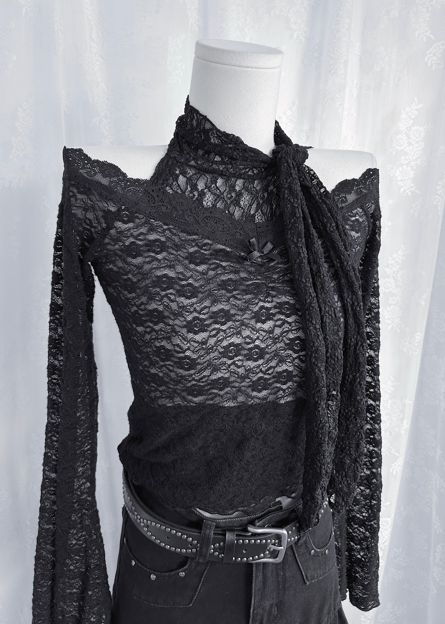 𝐕𝐞𝐥𝐢𝐞𝐭𝐭𝐚 𝐅𝐥𝐚𝐫𝐞 𝐒𝐥𝐞𝐞𝐯𝐞 𝐋𝐚𝐜𝐞 𝐓𝐨𝐩 - 𝐁𝐥𝐚𝐜𝐤