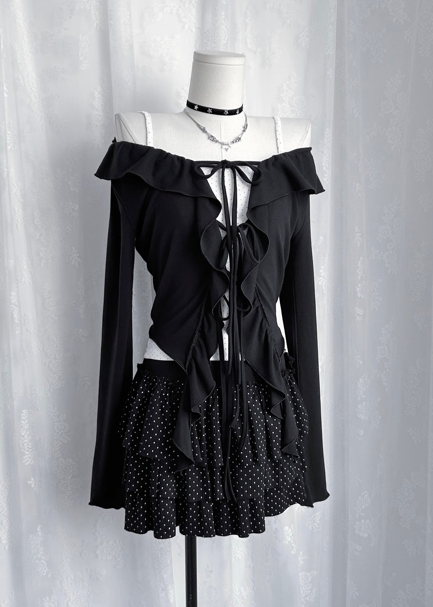 𝐅𝐢𝐨𝐫𝐞𝐭𝐭𝐚 𝐑𝐮𝐟𝐟𝐥𝐞 𝐓𝐰𝐨 𝐖𝐚𝐲 𝐓𝐨𝐩 - 𝐁𝐥𝐚𝐜𝐤