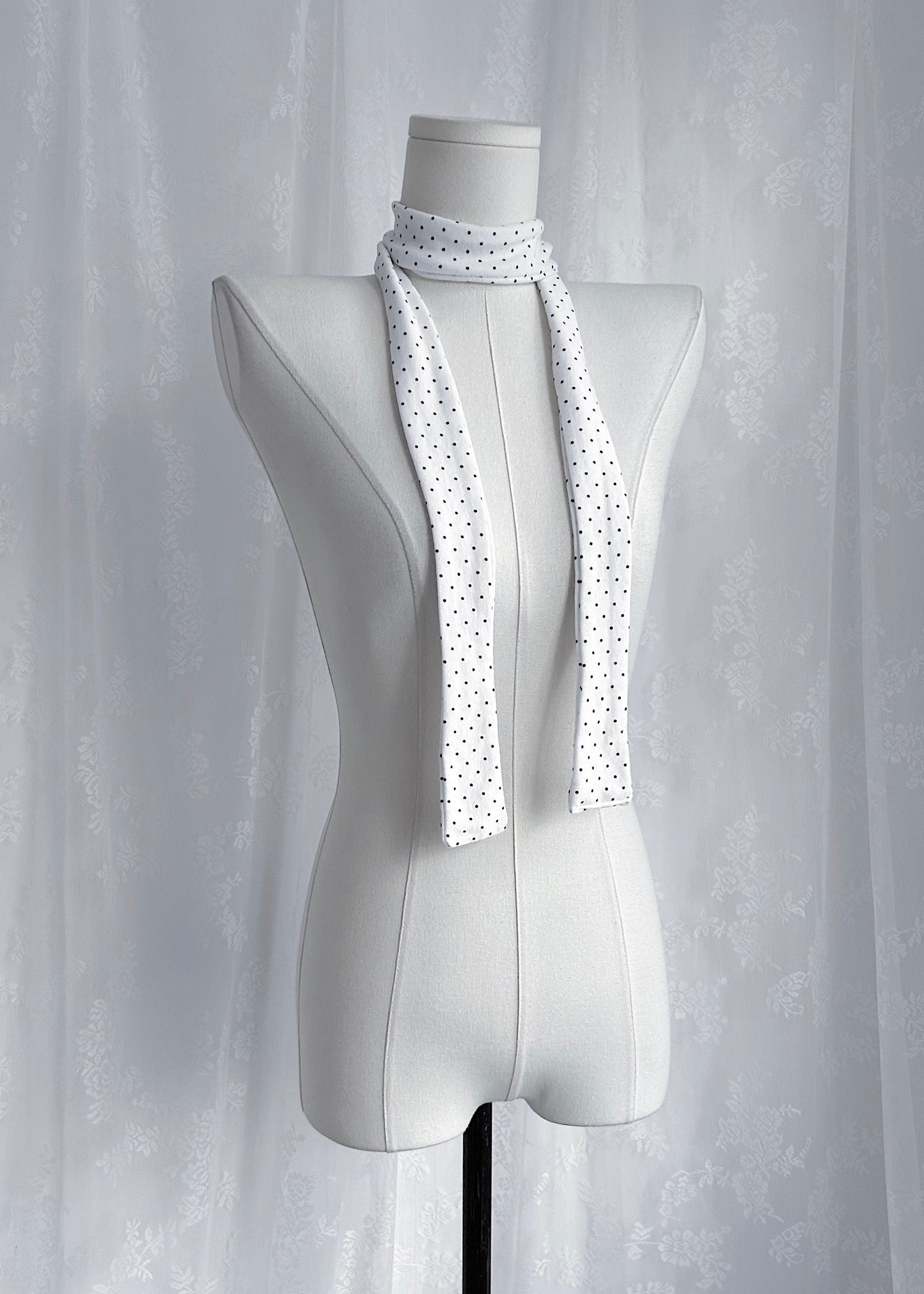 𝐏𝐨𝐥𝐤𝐚 𝐃𝐨𝐭 𝐒𝐜𝐚𝐫𝐟 - 𝐖𝐡𝐢𝐭𝐞