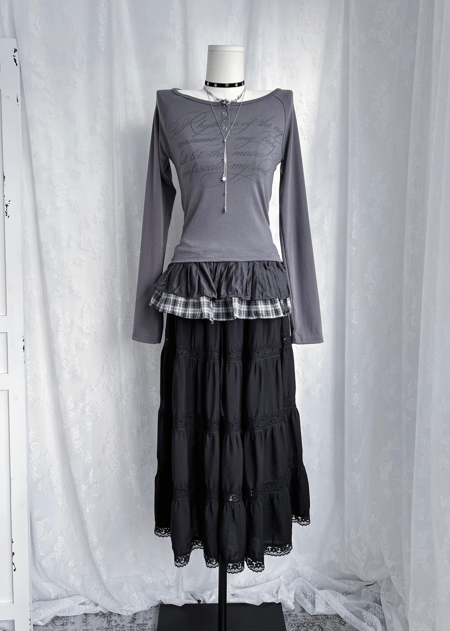 𝐋𝐮𝐝𝐨𝐯𝐢𝐜𝐚 𝐁𝐮𝐭𝐭𝐨𝐧 𝐓𝐞𝐞 - 𝐂𝐡𝐚𝐫𝐜𝐨𝐚𝐥