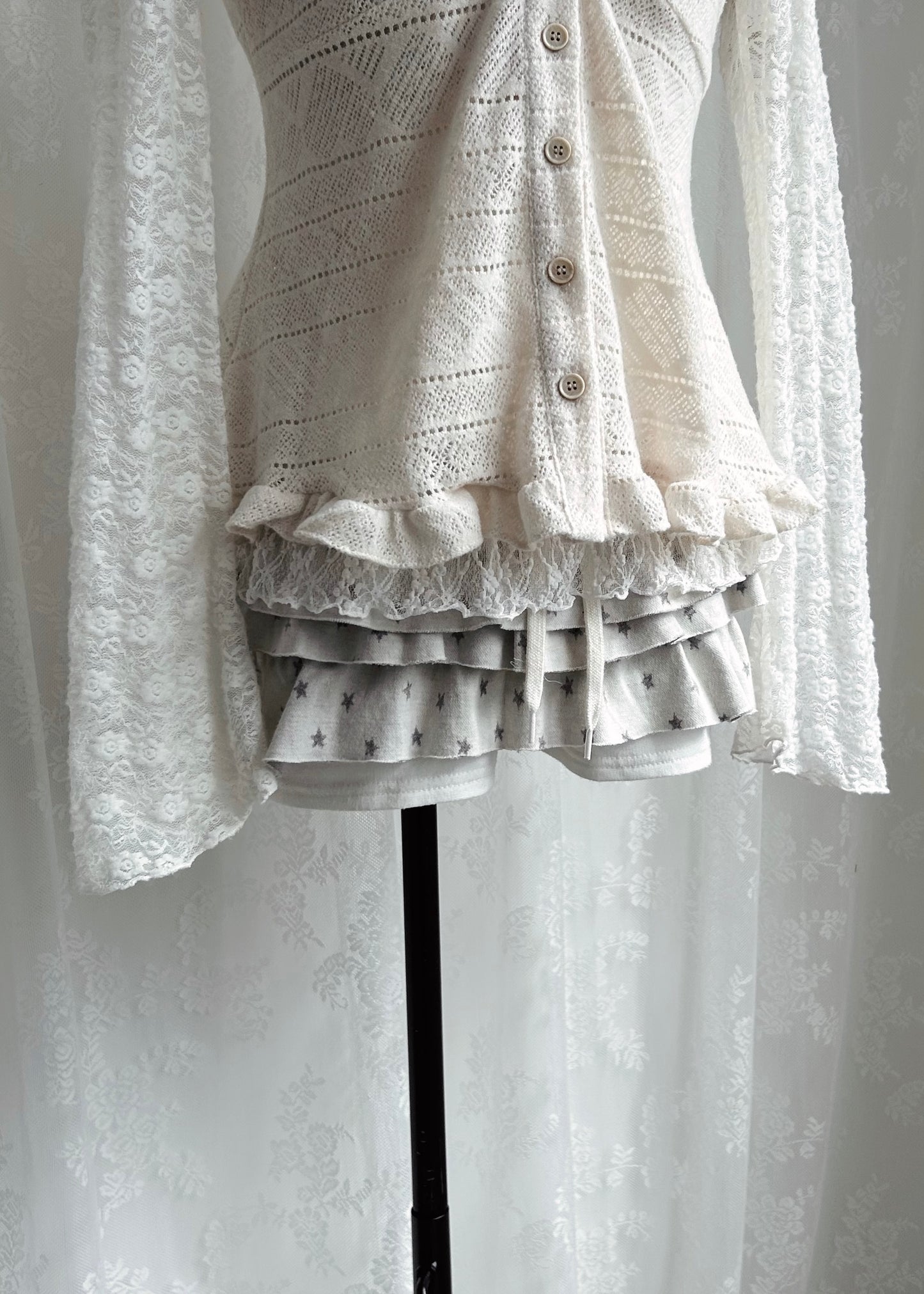 𝐋𝐢𝐬𝐞𝐭𝐭𝐚 𝐋𝐚𝐜𝐞 𝐑𝐮𝐟𝐟𝐥𝐞 𝐇𝐚𝐥𝐭𝐞𝐫 𝐓𝐨𝐩 - 𝐖𝐡𝐢𝐭𝐞