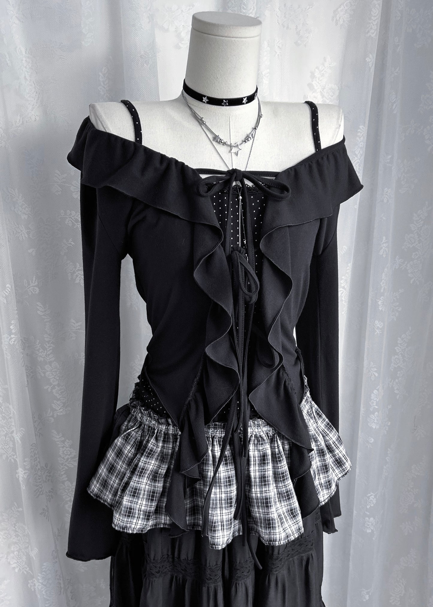 𝐅𝐢𝐨𝐫𝐞𝐭𝐭𝐚 𝐑𝐮𝐟𝐟𝐥𝐞 𝐓𝐰𝐨 𝐖𝐚𝐲 𝐓𝐨𝐩 - 𝐁𝐥𝐚𝐜𝐤