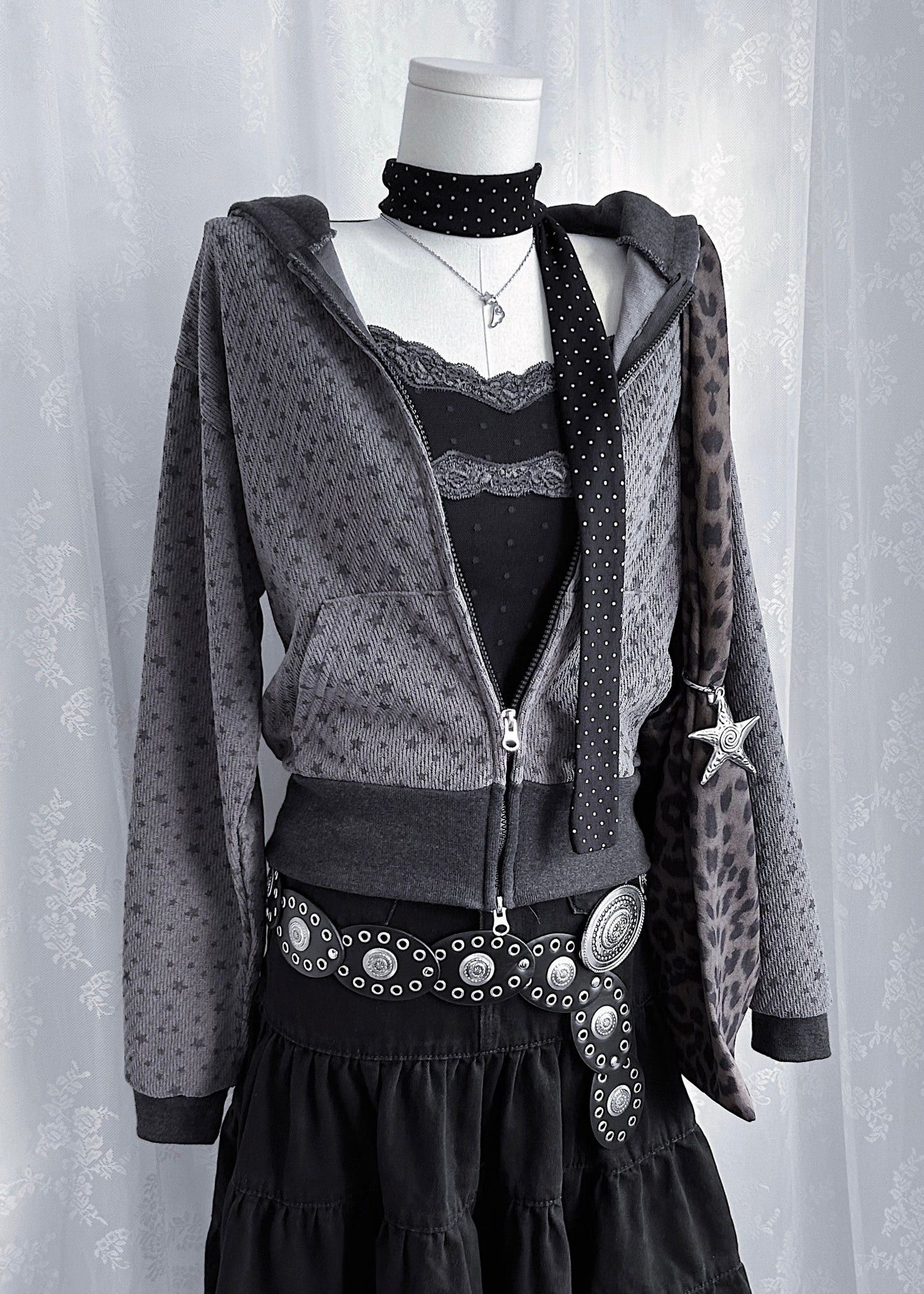 𝐄𝐳𝐢𝐚 𝐒𝐭𝐚𝐫 𝐙𝐢𝐩 𝐔𝐩 𝐇𝐨𝐨𝐝𝐢𝐞