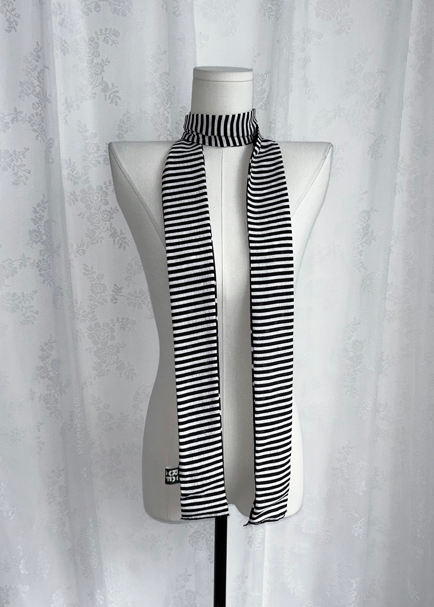 𝐏𝐨𝐥𝐤𝐚 𝐃𝐨𝐭 𝐒𝐭𝐫𝐢𝐩𝐞 𝐒𝐜𝐚𝐫𝐟