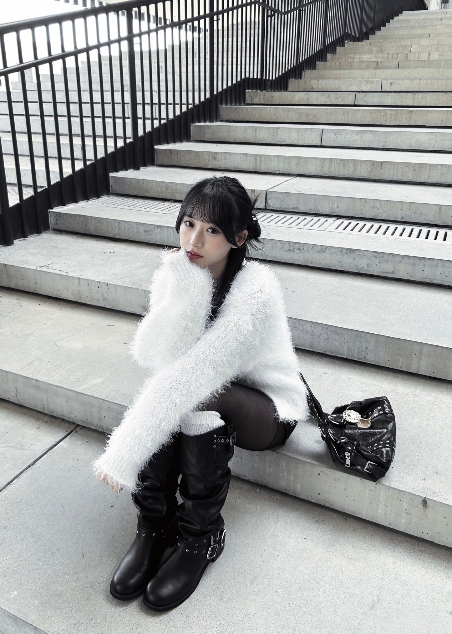 𝐌𝐨 𝐌𝐨 𝐕 𝐍𝐞𝐜𝐤 𝐂𝐚𝐫𝐝𝐢𝐠𝐚𝐧 - 𝐖𝐡𝐢𝐭𝐞