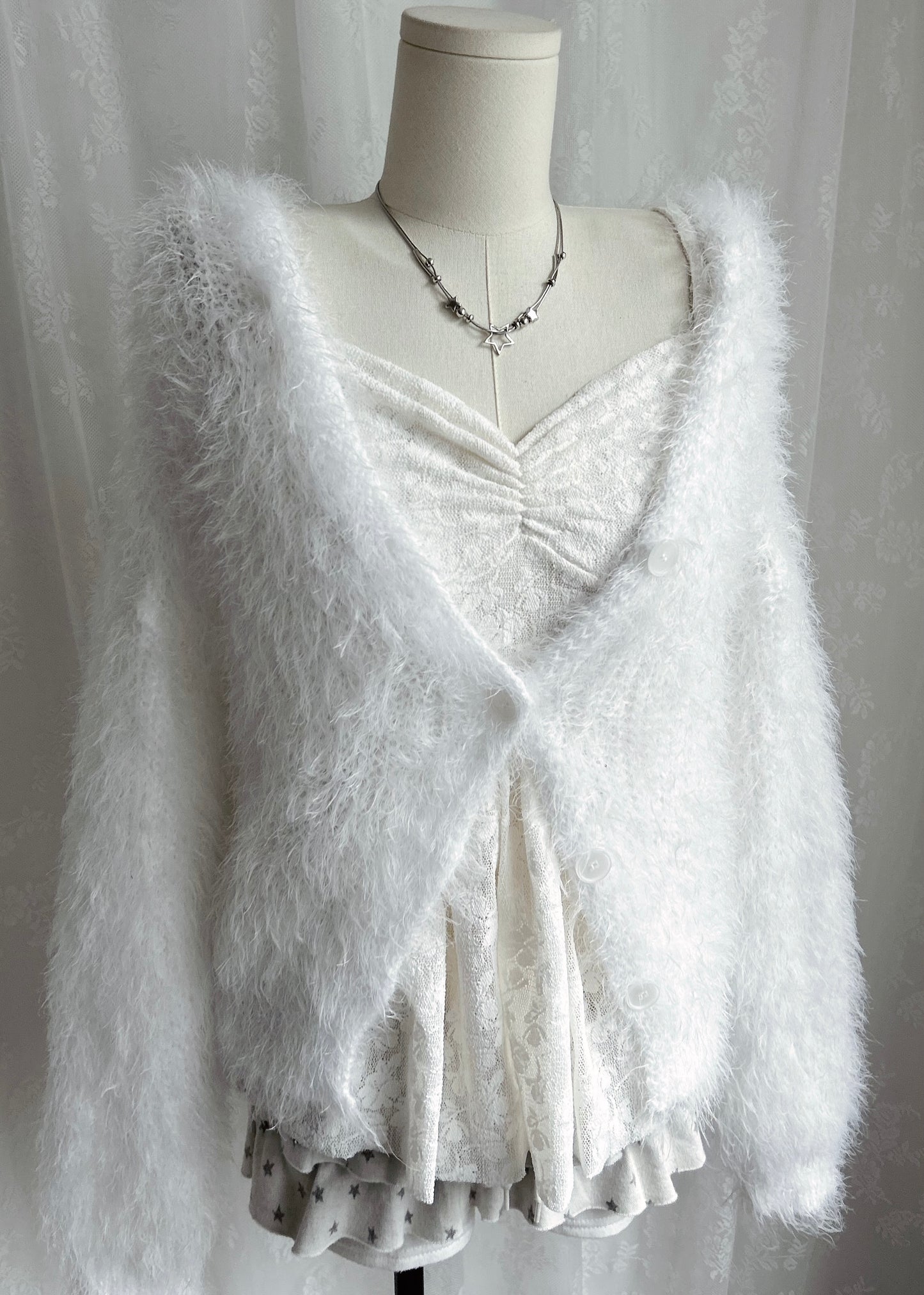 𝐌𝐨 𝐌𝐨 𝐕 𝐍𝐞𝐜𝐤 𝐂𝐚𝐫𝐝𝐢𝐠𝐚𝐧 - 𝐖𝐡𝐢𝐭𝐞