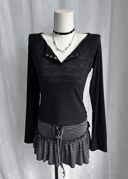 𝐋𝐮𝐝𝐨𝐯𝐢𝐜𝐚 𝐁𝐮𝐭𝐭𝐨𝐧 𝐓𝐞𝐞 - 𝐁𝐥𝐚𝐜𝐤