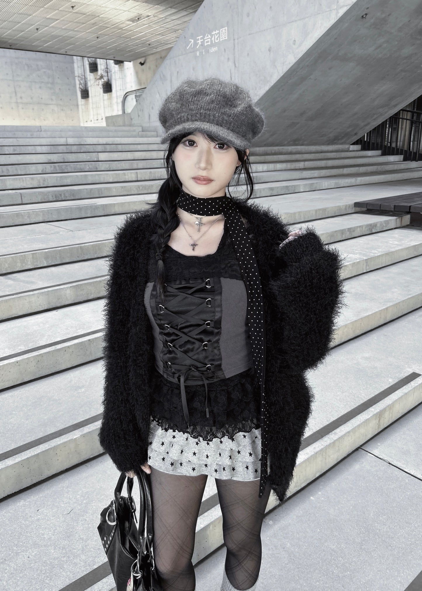 𝐕𝐢𝐯𝐢𝐞𝐧𝐧𝐞 𝐋𝐚𝐜𝐞 𝐆𝐨𝐭𝐡 𝐓𝐚𝐧𝐤 𝐓𝐨𝐩