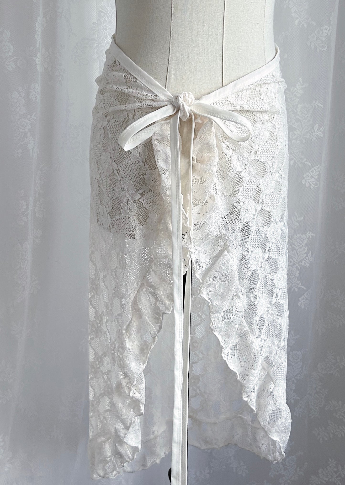 𝐕𝐢𝐧𝐚 𝐋𝐚𝐜𝐞 𝐑𝐮𝐟𝐟𝐥𝐞 𝐋𝐚𝐲𝐞𝐫 𝐒𝐤𝐢𝐫𝐭 - 𝐂𝐫𝐞𝐚𝐦