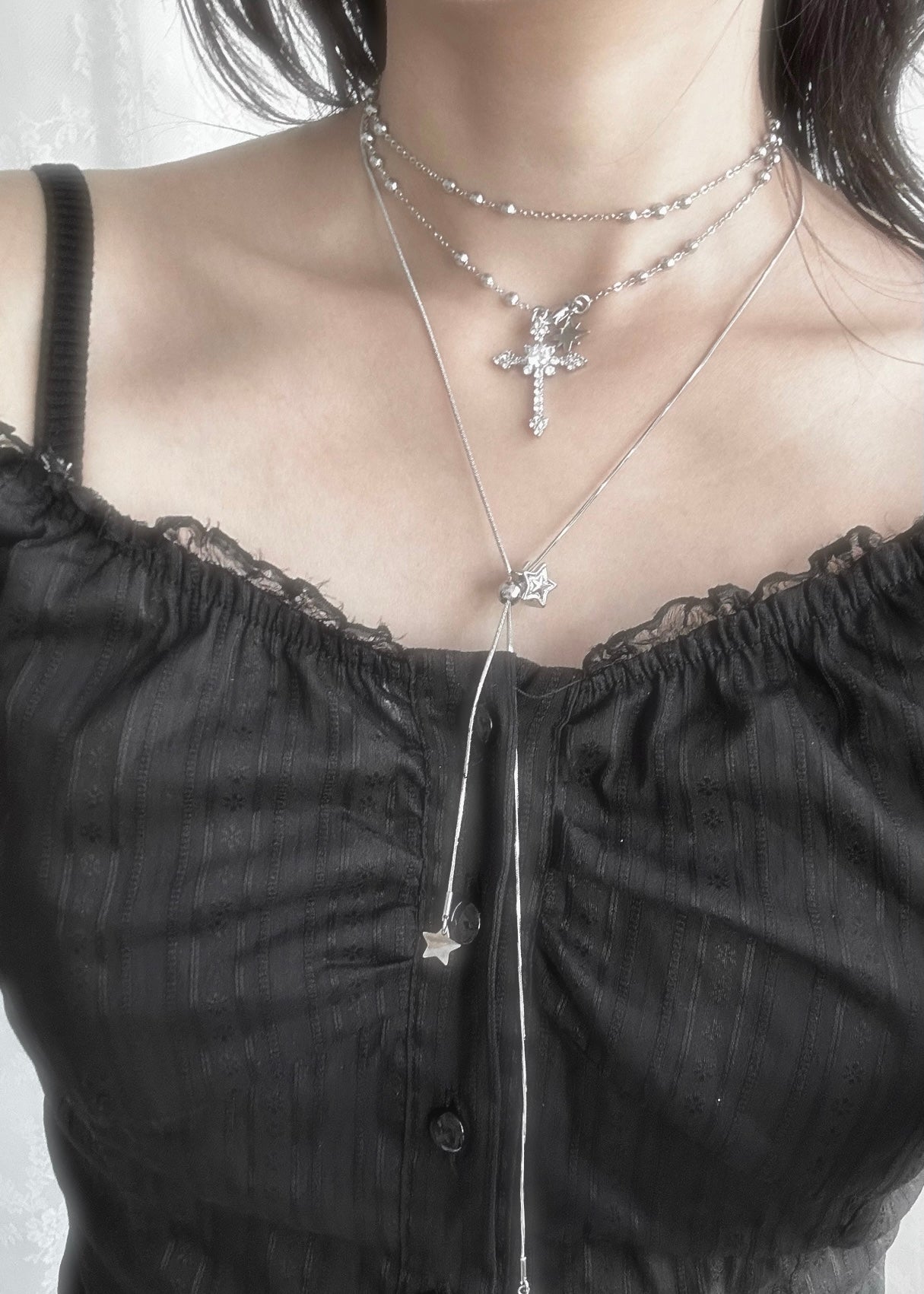 𝟑 𝐖𝐚𝐲𝐬 𝐓𝐰𝐢𝐧𝐤𝐥𝐢𝐧𝐠 𝐂𝐫𝐨𝐬𝐬 𝐍𝐞𝐜𝐤𝐥𝐚𝐜𝐞