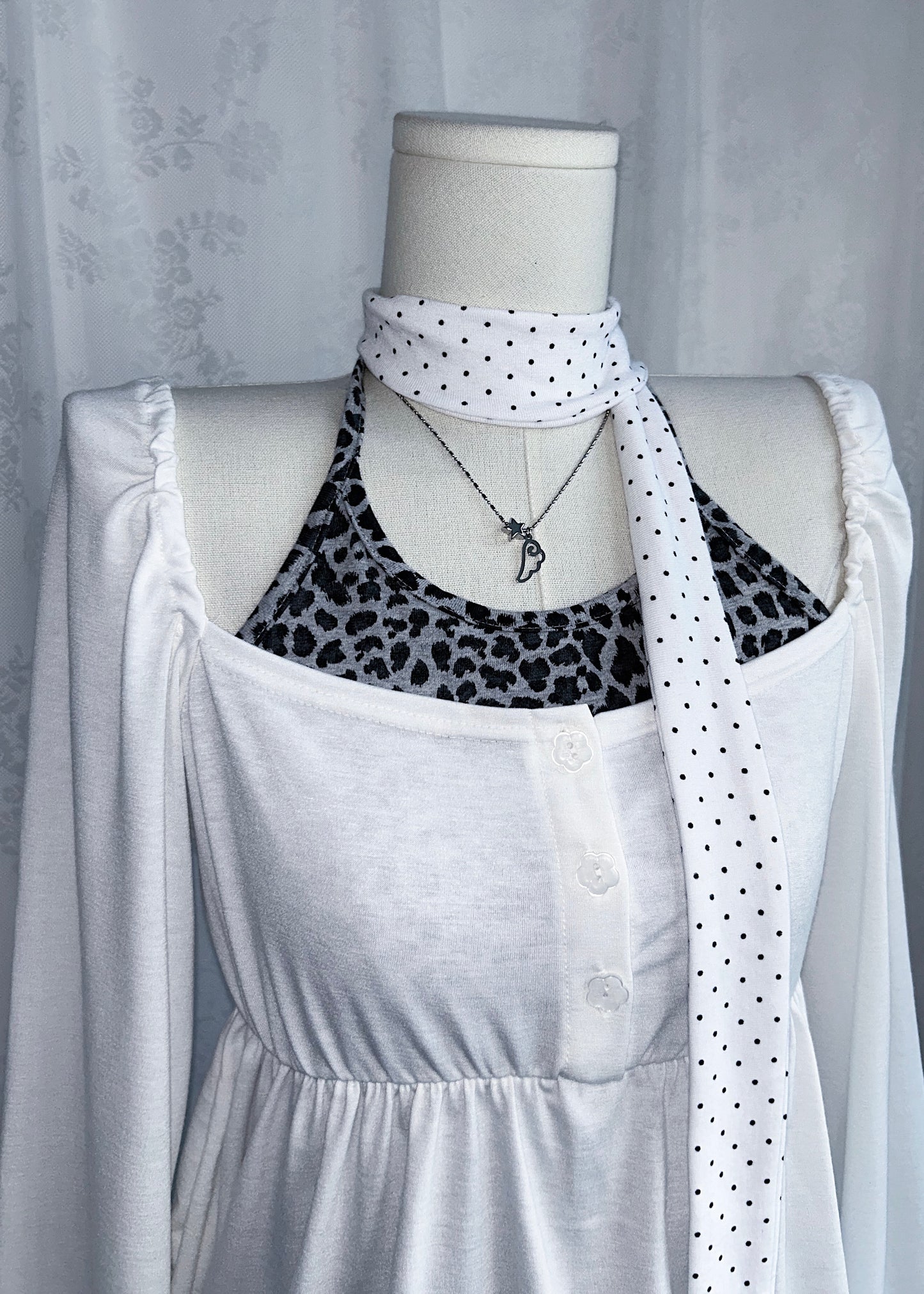 𝐏𝐨𝐥𝐤𝐚 𝐃𝐨𝐭 𝐒𝐜𝐚𝐫𝐟 - 𝐖𝐡𝐢𝐭𝐞