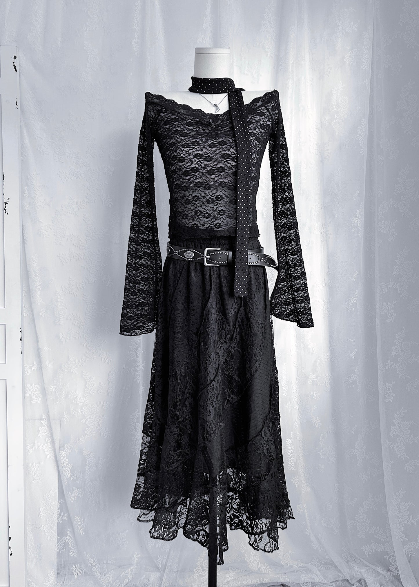 𝐕𝐞𝐥𝐢𝐞𝐭𝐭𝐚 𝐅𝐥𝐚𝐫𝐞 𝐒𝐥𝐞𝐞𝐯𝐞 𝐋𝐚𝐜𝐞 𝐓𝐨𝐩 - 𝐁𝐥𝐚𝐜𝐤