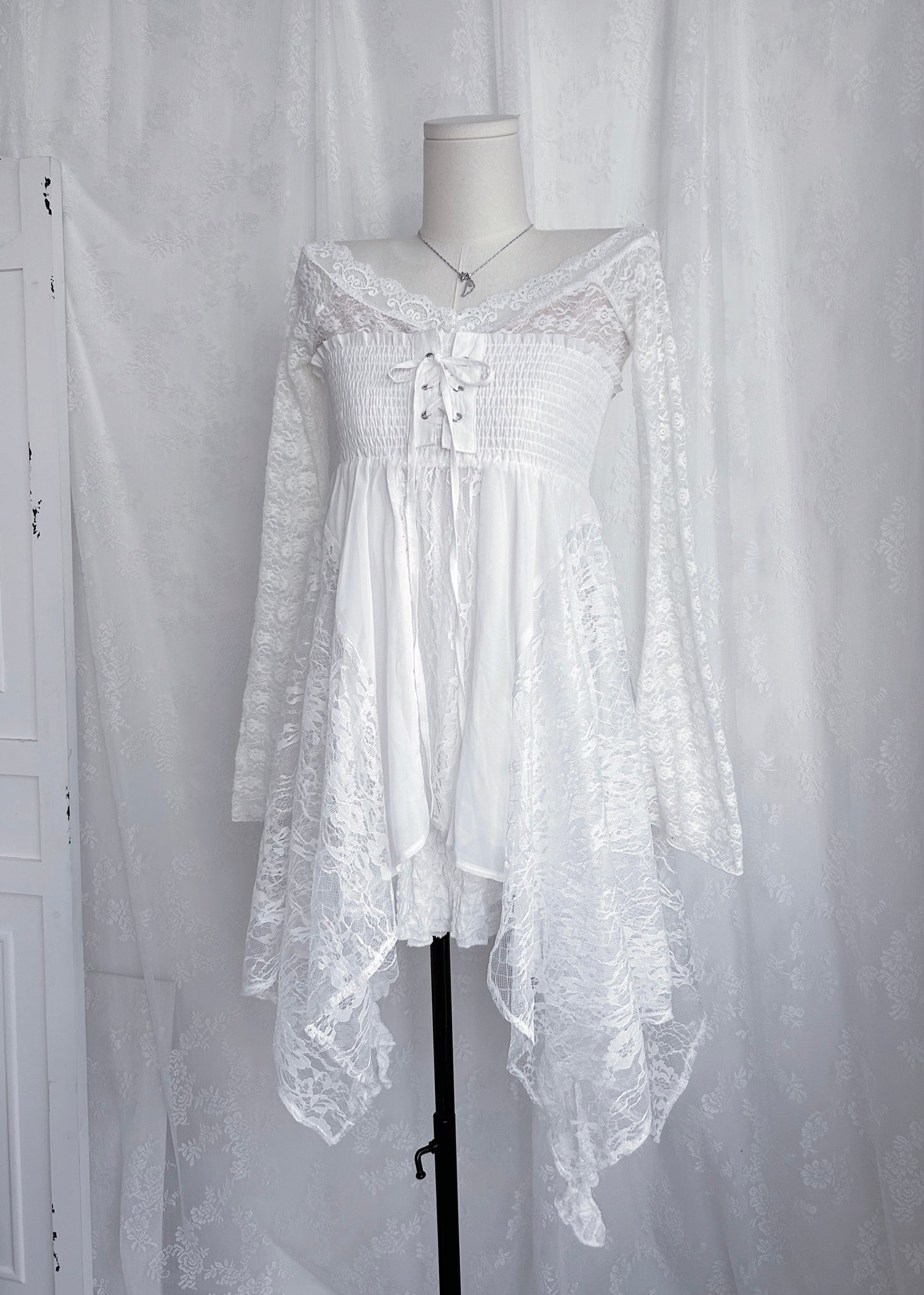 𝐕𝐚𝐥𝐞𝐫𝐢𝐞𝐭𝐭𝐚 𝐋𝐚𝐜𝐞 𝐅𝐚𝐢𝐫𝐲 𝐃𝐫𝐞𝐬𝐬 - 𝐖𝐡𝐢𝐭𝐞