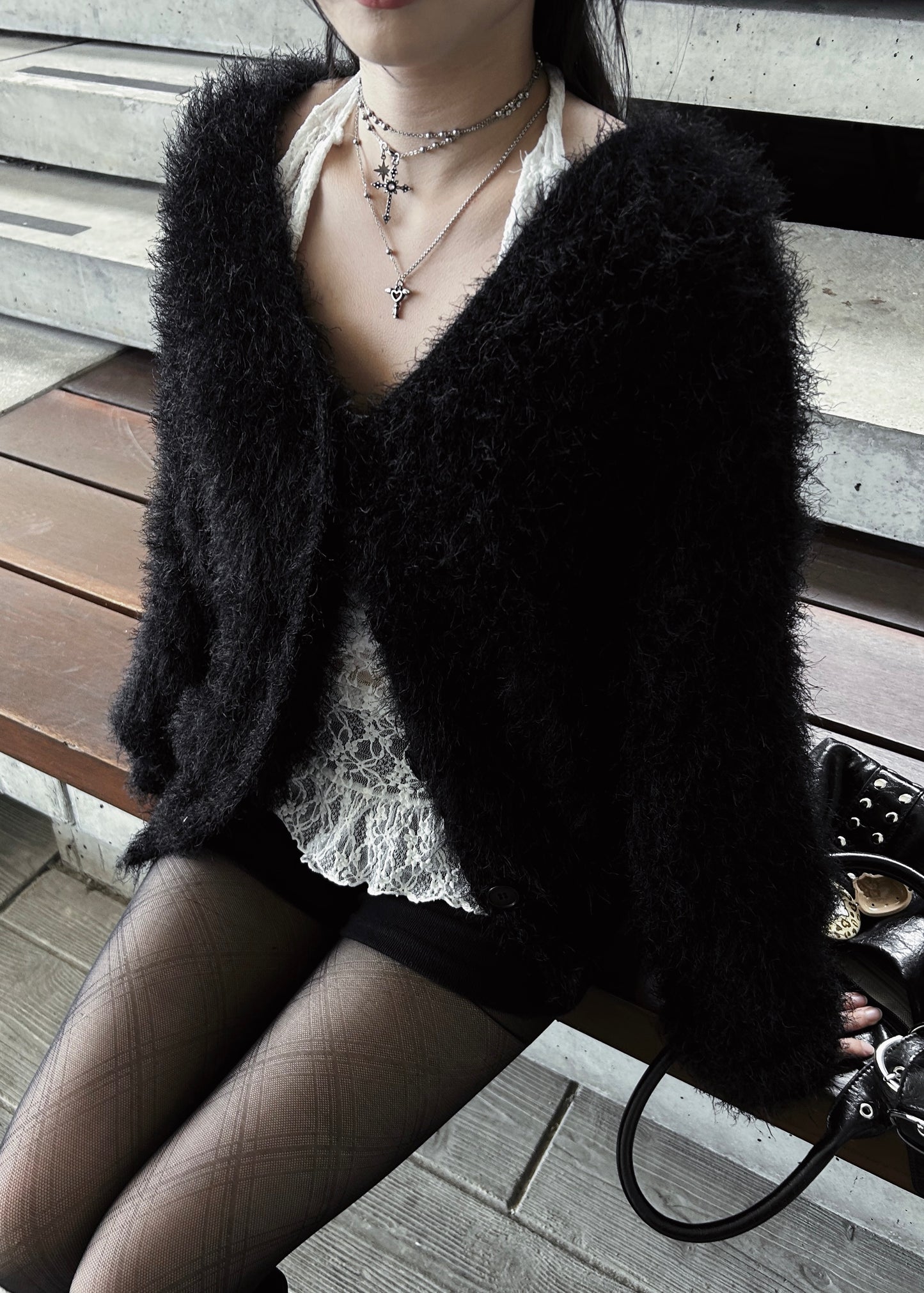 𝐌𝐨 𝐌𝐨 𝐕 𝐍𝐞𝐜𝐤 𝐂𝐚𝐫𝐝𝐢𝐠𝐚𝐧 - 𝐁𝐥𝐚𝐜𝐤