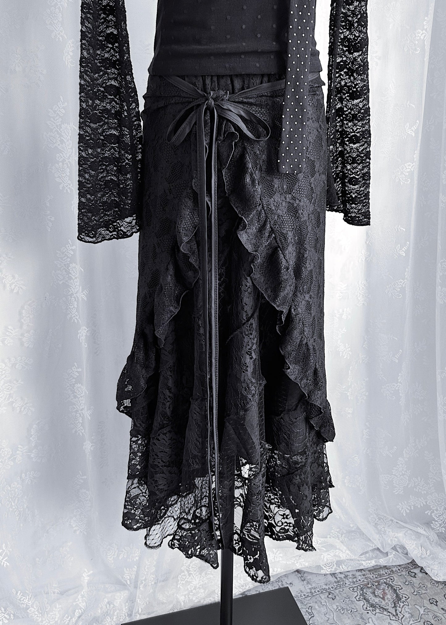 𝐕𝐢𝐧𝐚 𝐋𝐚𝐜𝐞 𝐑𝐮𝐟𝐟𝐥𝐞 𝐋𝐚𝐲𝐞𝐫 𝐒𝐤𝐢𝐫𝐭 - 𝐁𝐥𝐚𝐜𝐤