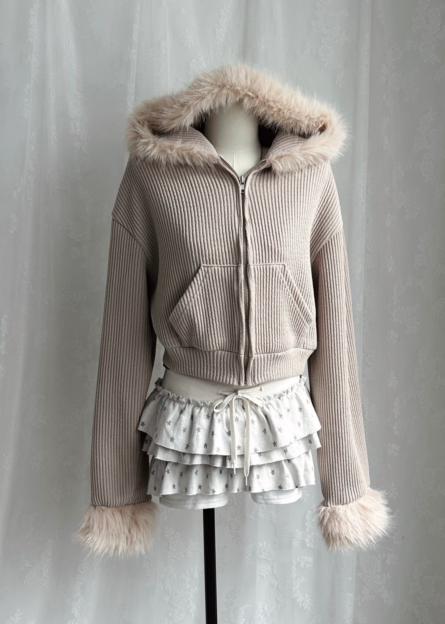 𝐌𝐨 𝐌𝐨 𝐂𝐫𝐨𝐩𝐩𝐞𝐝 𝐇𝐨𝐨𝐝𝐢𝐞 𝐉𝐚𝐜𝐤𝐞𝐭 - 𝐂𝐫𝐞𝐚𝐦