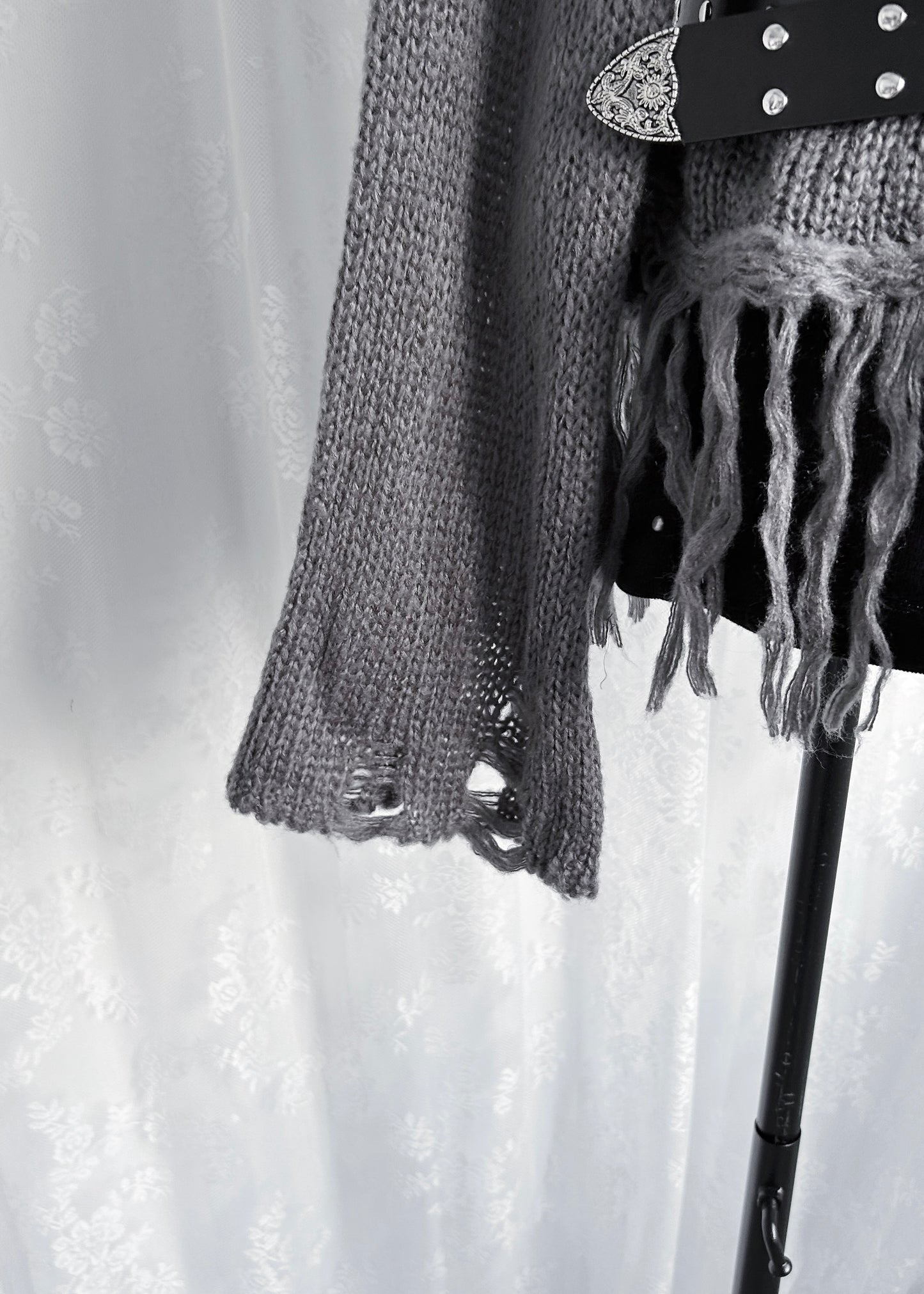 𝐕 𝐍𝐞𝐜𝐤 𝐅𝐫𝐢𝐧𝐠𝐞𝐝 𝐊𝐧𝐢𝐭 𝐒𝐰𝐞𝐚𝐭𝐞𝐫 - 𝐃𝐚𝐫𝐤 𝐆𝐫𝐞𝐲