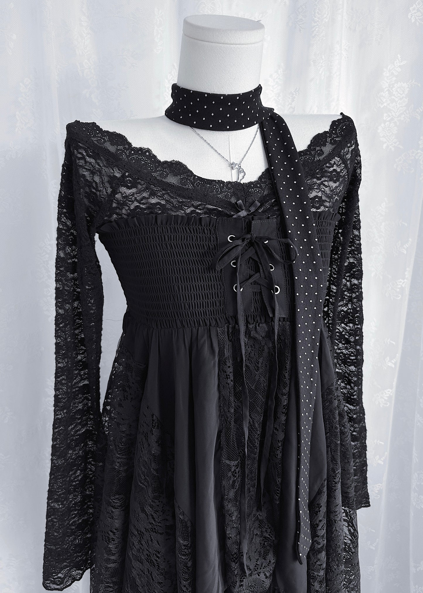 𝐕𝐞𝐥𝐢𝐞𝐭𝐭𝐚 𝐅𝐥𝐚𝐫𝐞 𝐒𝐥𝐞𝐞𝐯𝐞 𝐋𝐚𝐜𝐞 𝐓𝐨𝐩 - 𝐁𝐥𝐚𝐜𝐤