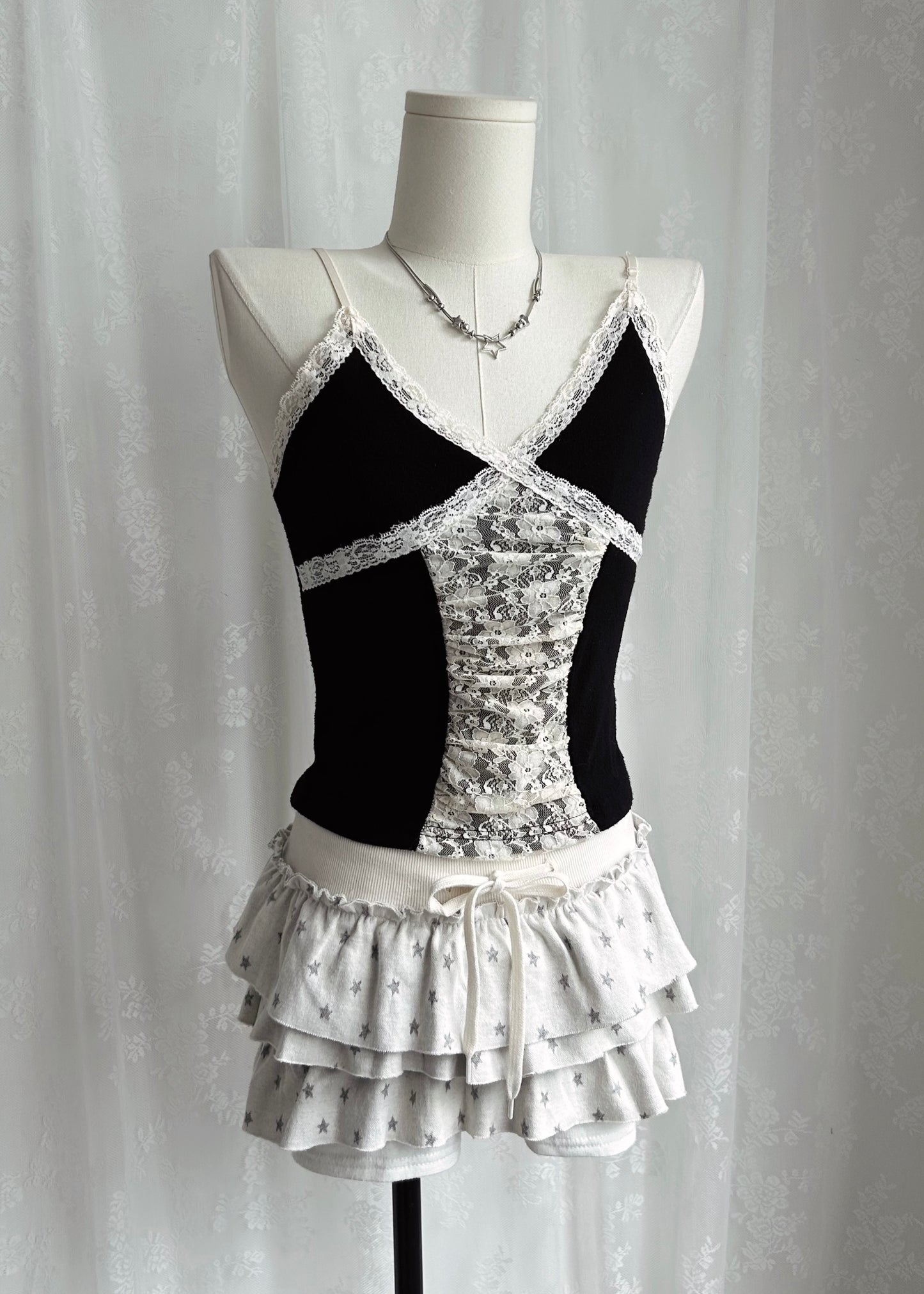 𝐎𝐭𝐭𝐚𝐯𝐢𝐚 𝐕𝐢𝐧𝐭𝐚𝐠𝐞 𝐋𝐚𝐜𝐞 𝐓𝐚𝐧𝐤 𝐓𝐨𝐩