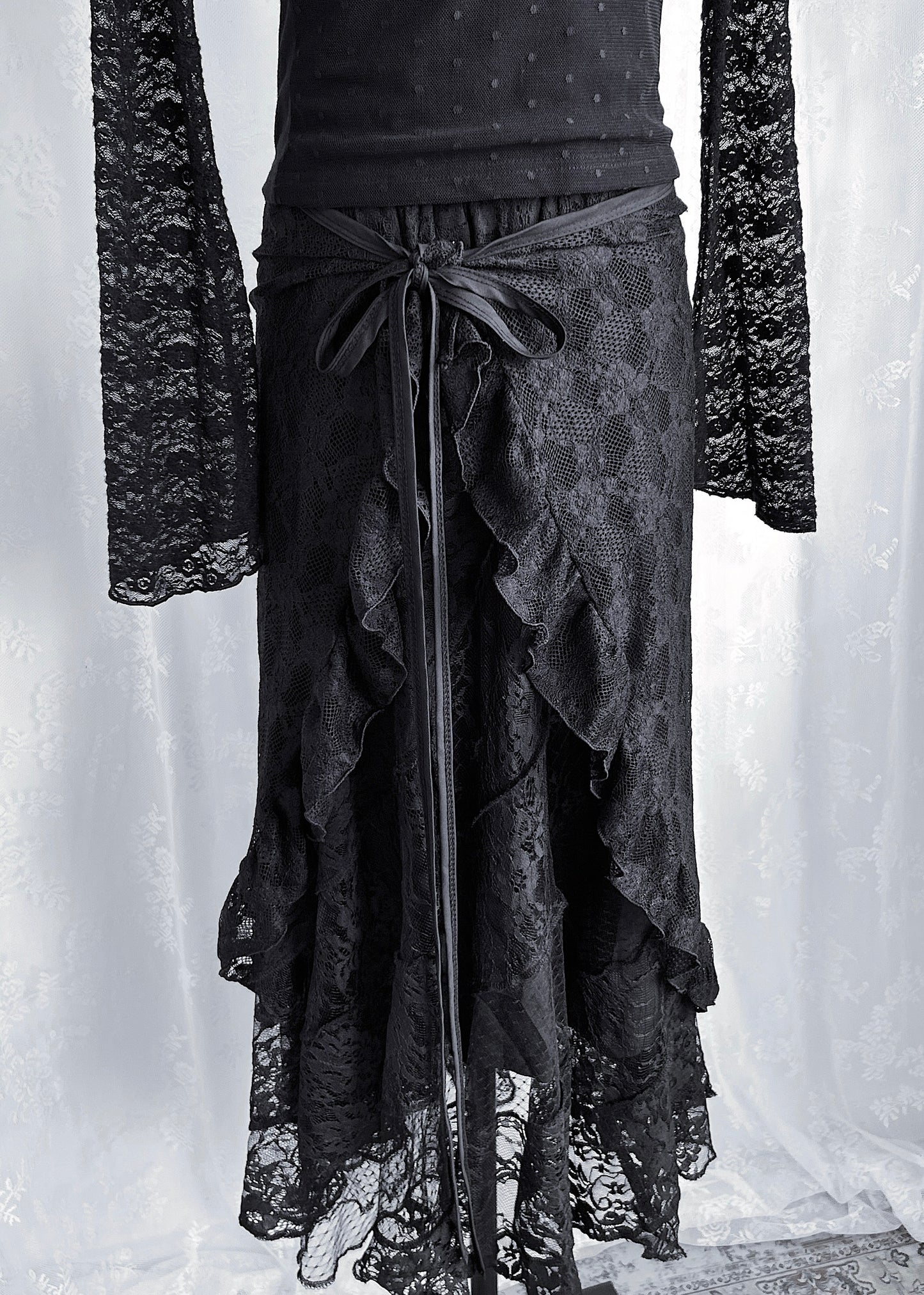 𝐕𝐢𝐧𝐚 𝐋𝐚𝐜𝐞 𝐑𝐮𝐟𝐟𝐥𝐞 𝐋𝐚𝐲𝐞𝐫 𝐒𝐤𝐢𝐫𝐭 - 𝐁𝐥𝐚𝐜𝐤