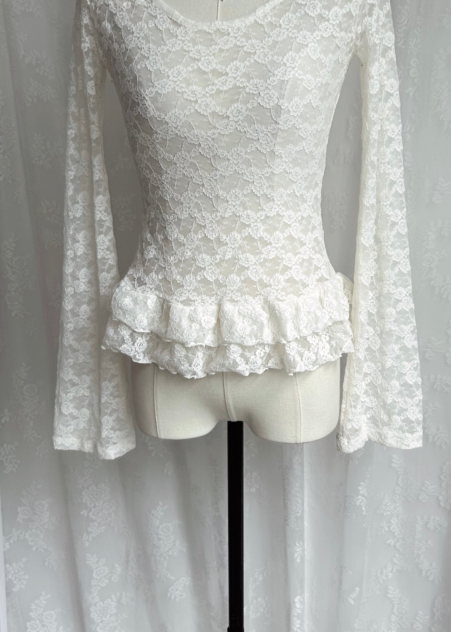 𝐋𝐞𝐭𝐢𝐭𝐢𝐚 𝐋𝐚𝐜𝐞 𝐑𝐮𝐟𝐟𝐥𝐞 𝐓𝐨𝐩 𝐖𝐢𝐭𝐡 𝐒𝐜𝐚𝐫𝐟 - 𝐂𝐫𝐞𝐚𝐦