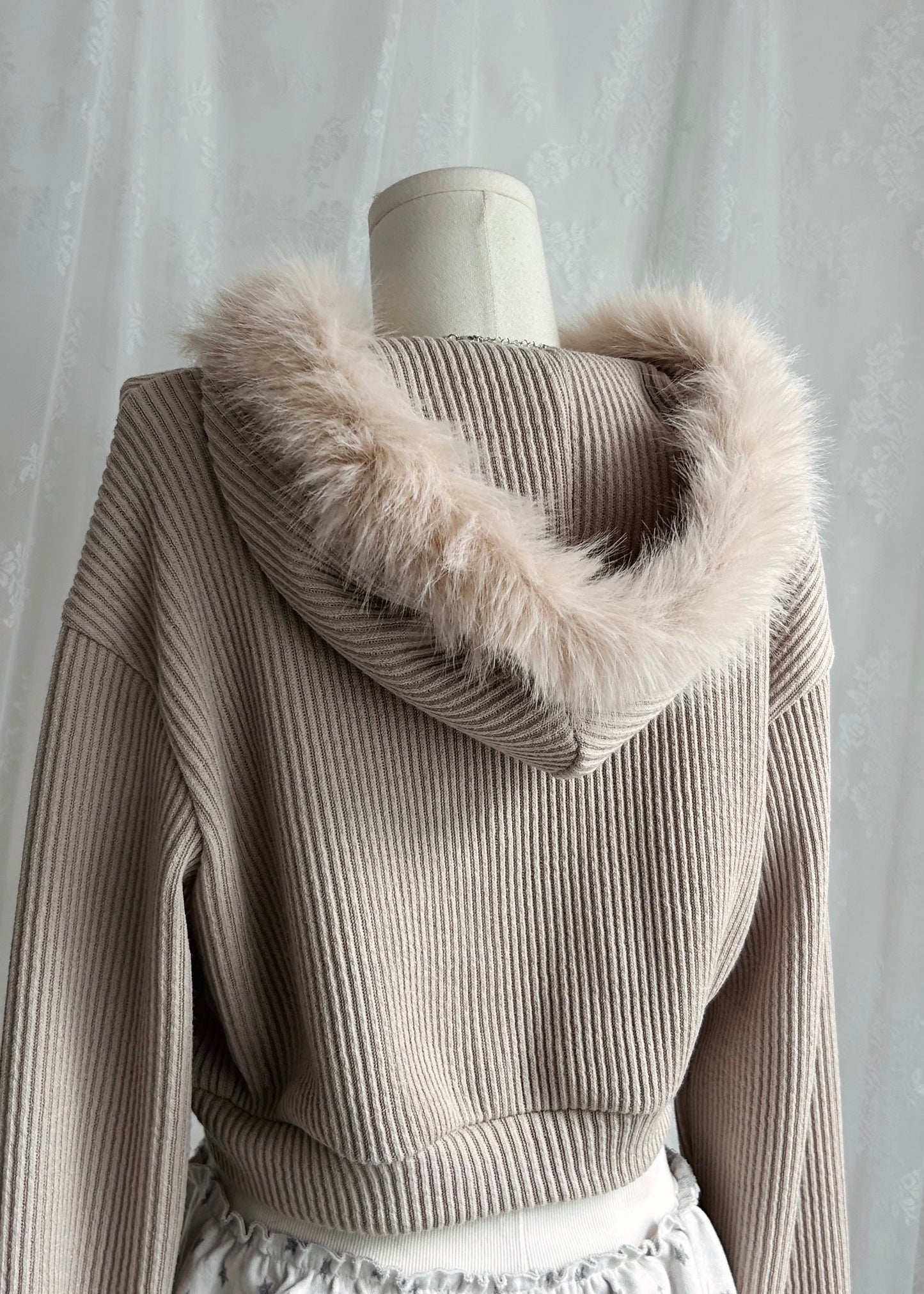 𝐌𝐨 𝐌𝐨 𝐂𝐫𝐨𝐩𝐩𝐞𝐝 𝐇𝐨𝐨𝐝𝐢𝐞 𝐉𝐚𝐜𝐤𝐞𝐭 - 𝐂𝐫𝐞𝐚𝐦