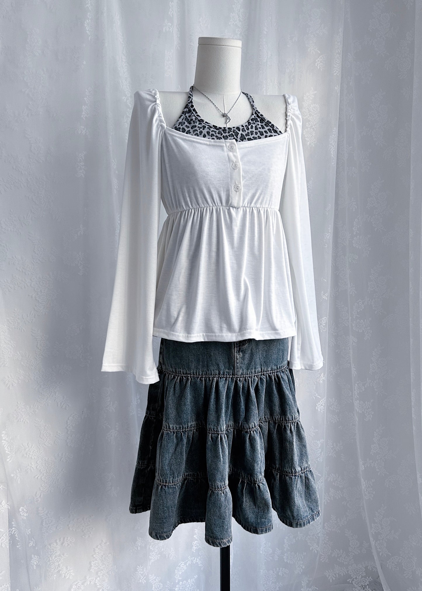 𝐌𝐢𝐤𝐚 𝐅𝐥𝐨𝐰𝐞𝐫 𝐏𝐮𝐟𝐟 𝐒𝐥𝐞𝐞𝐯𝐞 𝐓𝐨𝐩 -  𝐖𝐡𝐢𝐭𝐞