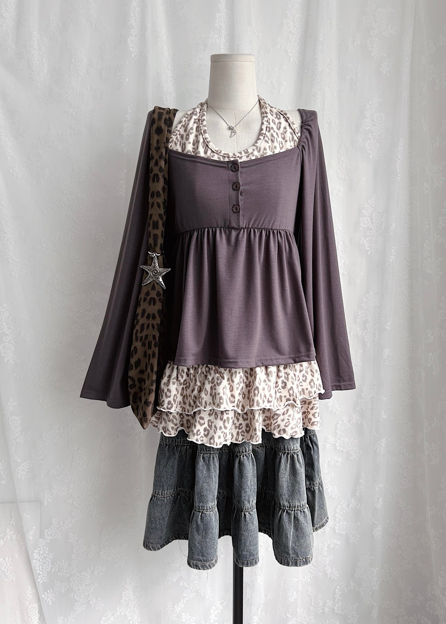 𝐋𝐞𝐨𝐩𝐚𝐫𝐝 𝐑𝐮𝐟𝐟𝐥𝐞 𝐇𝐚𝐥𝐭𝐞𝐫 𝐓𝐨𝐩 - 𝐎𝐚𝐭𝐦𝐞𝐚𝐥