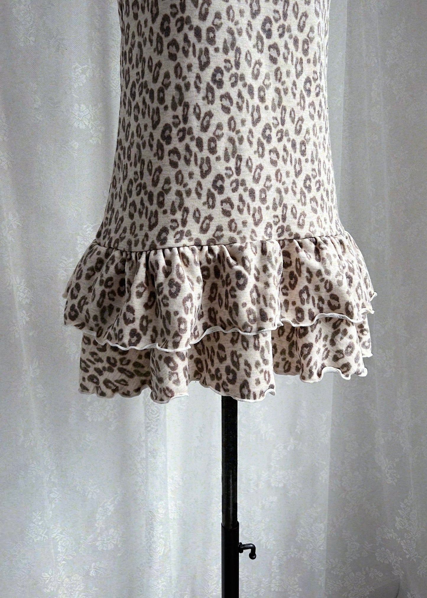 𝐋𝐞𝐨𝐩𝐚𝐫𝐝 𝐑𝐮𝐟𝐟𝐥𝐞 𝐇𝐚𝐥𝐭𝐞𝐫 𝐓𝐨𝐩 - 𝐎𝐚𝐭𝐦𝐞𝐚𝐥