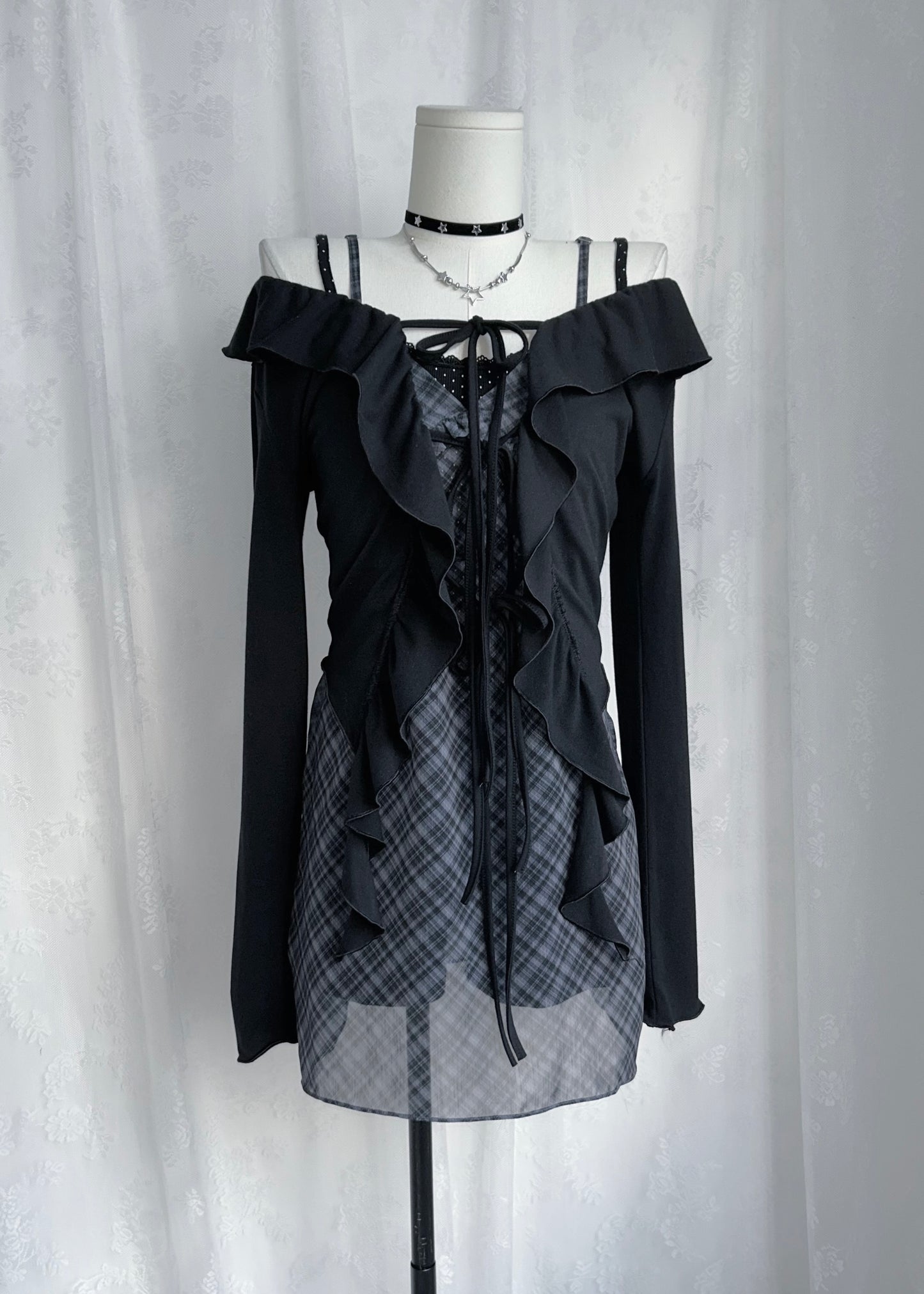 𝐅𝐢𝐨𝐫𝐞𝐭𝐭𝐚 𝐑𝐮𝐟𝐟𝐥𝐞 𝐓𝐰𝐨 𝐖𝐚𝐲 𝐓𝐨𝐩 - 𝐁𝐥𝐚𝐜𝐤